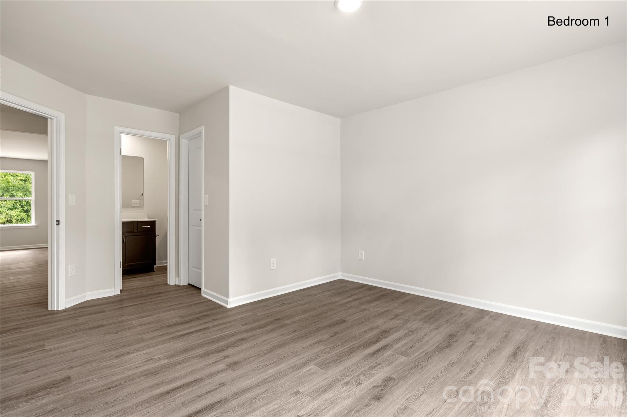 2370 University Drive Property Photo 6
