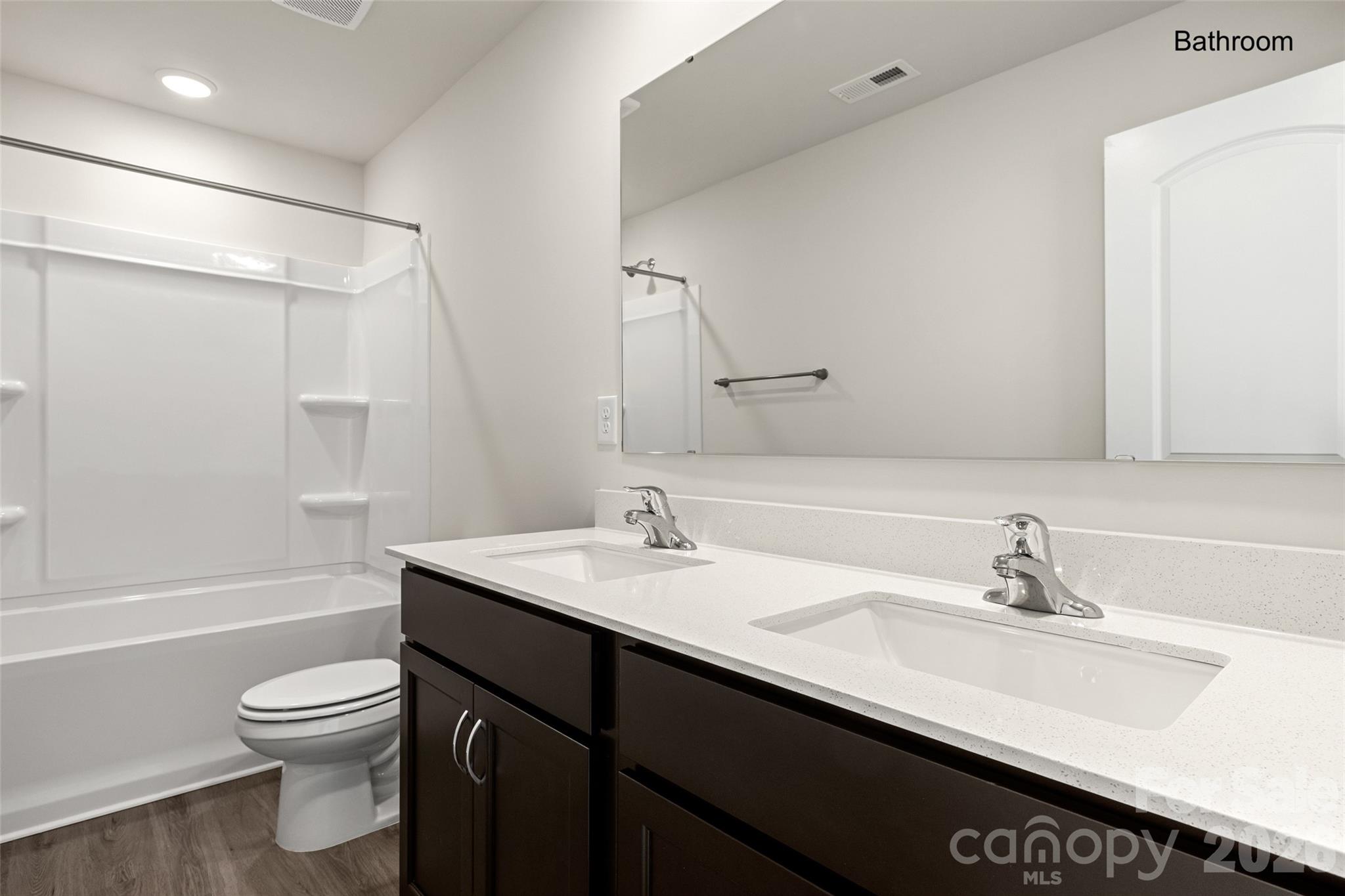 2370 University Drive Property Photo 18
