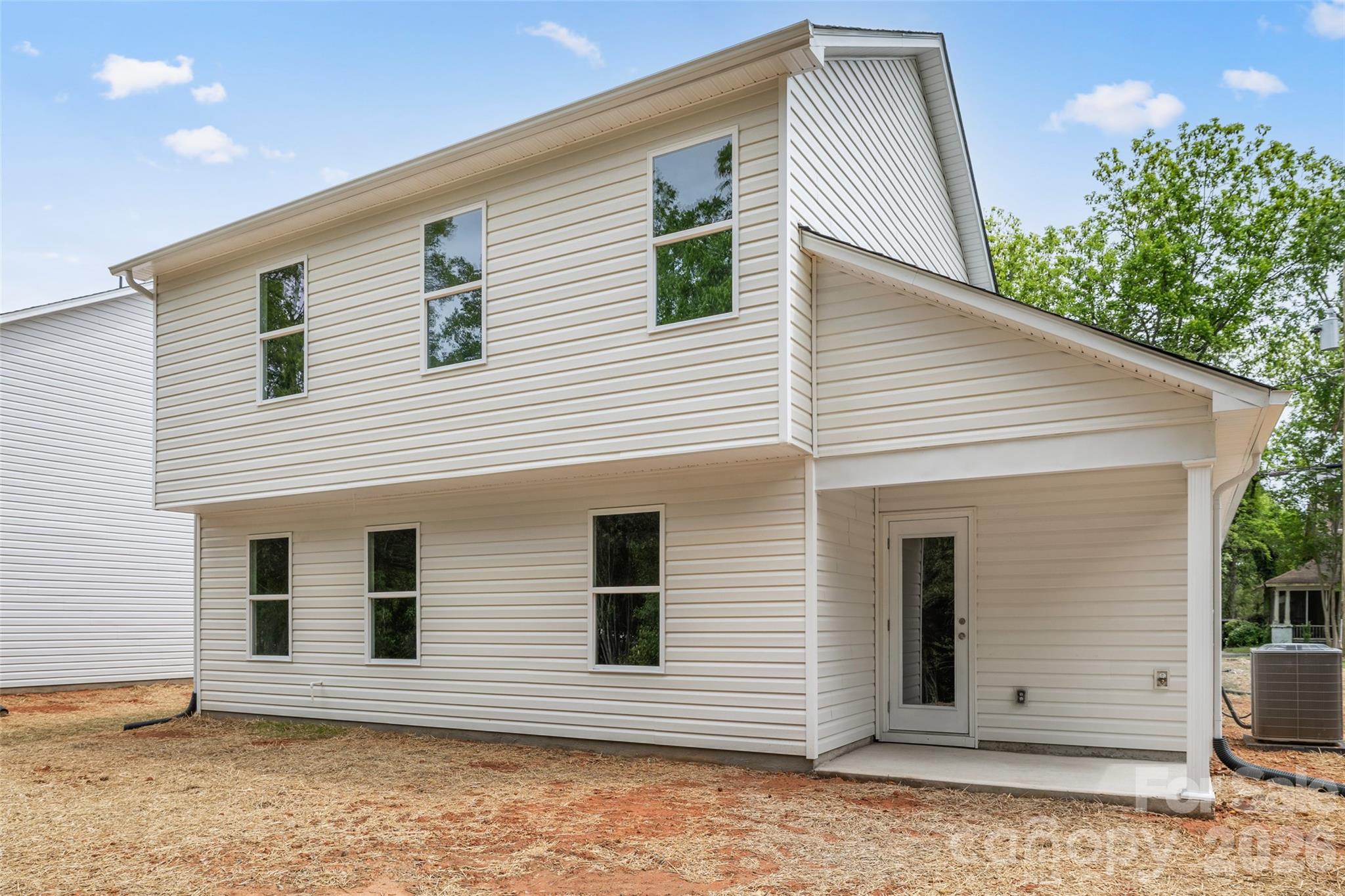 2370 University Drive Property Photo 25