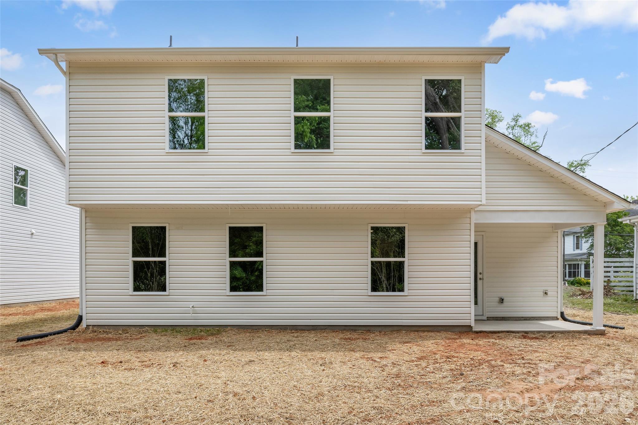 2370 University Drive Property Photo 26