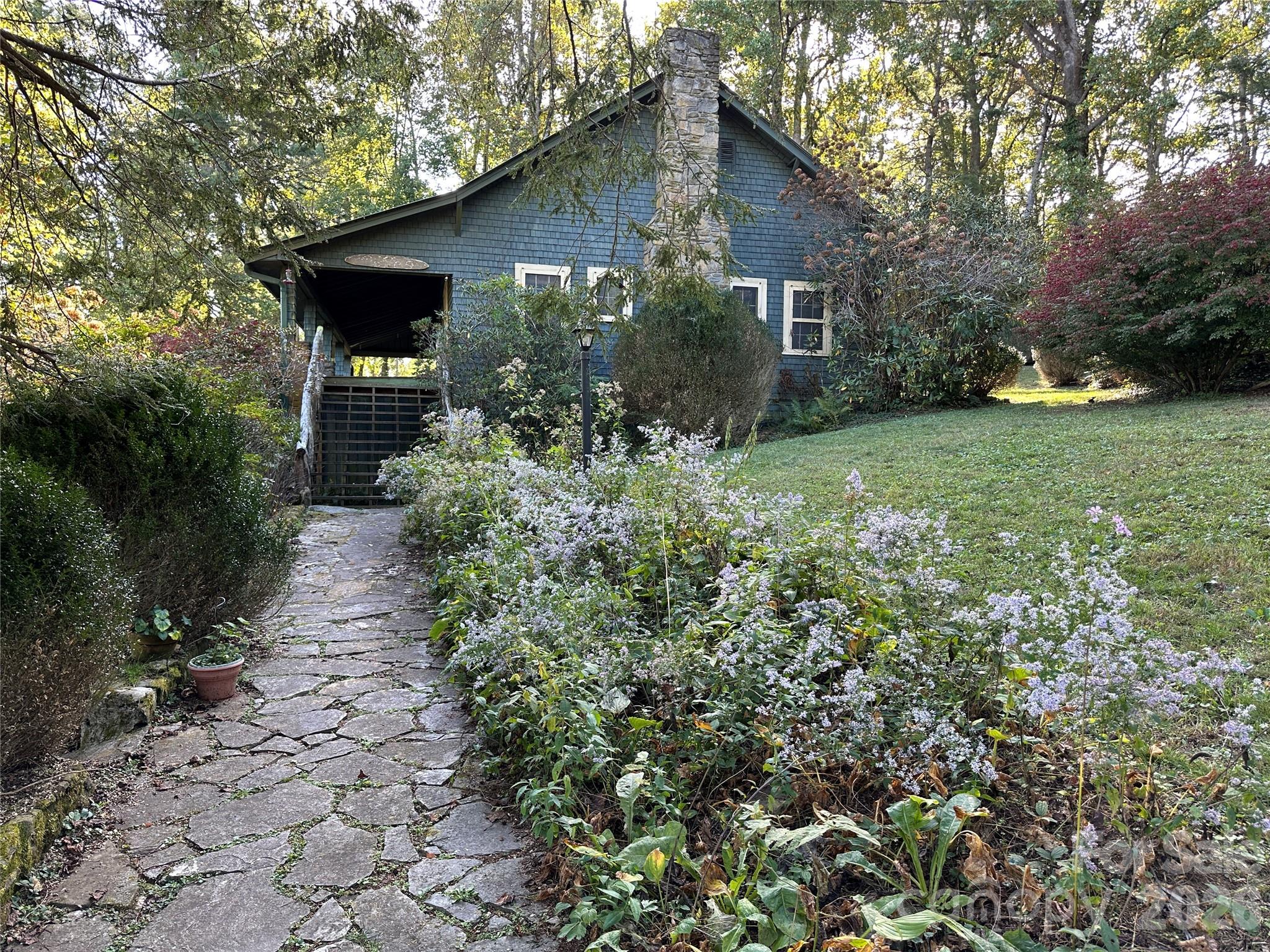 16 Osborn Knob Road Property Photo 3