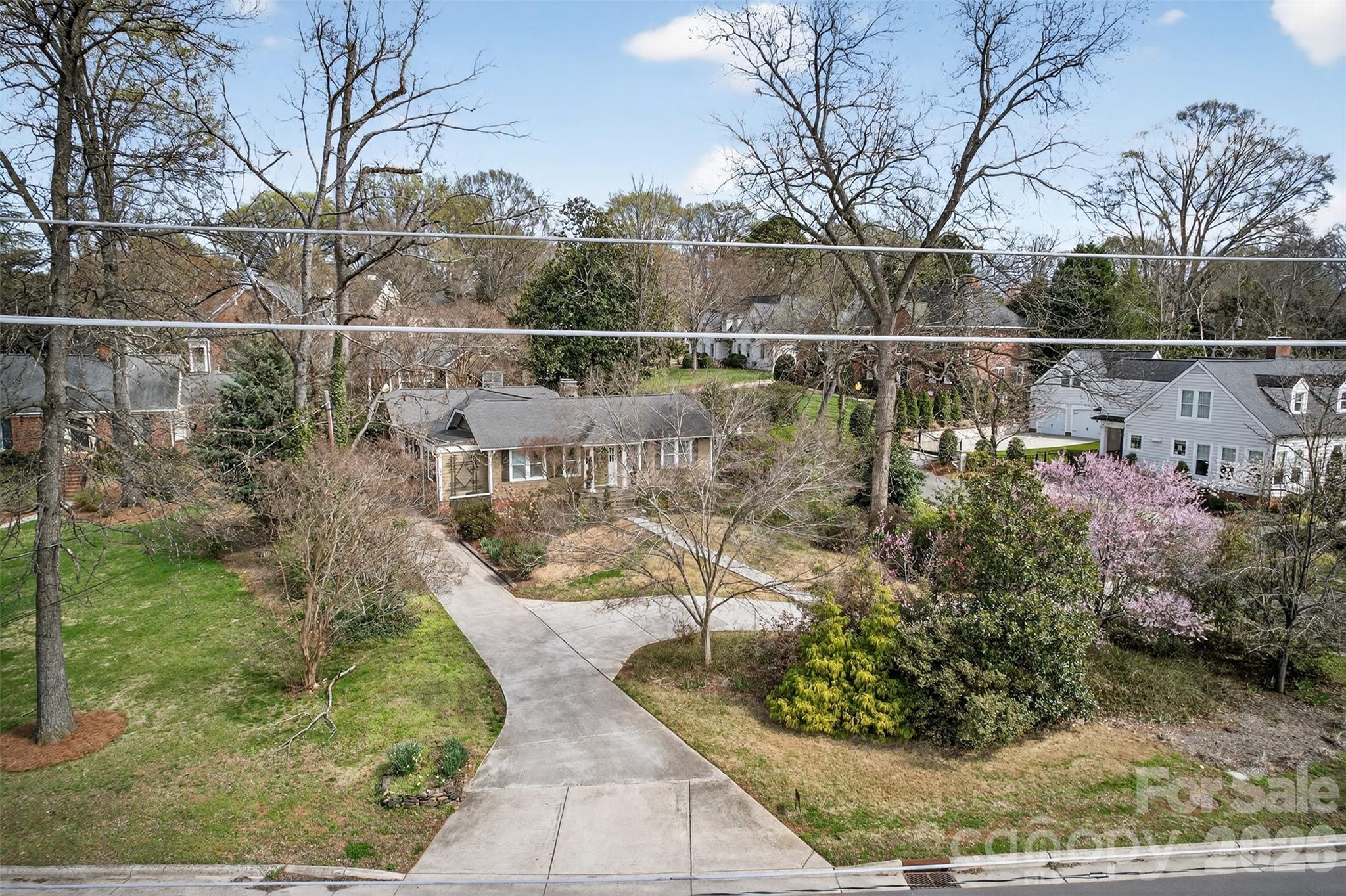 2527 Sharon Road Property Photo 5