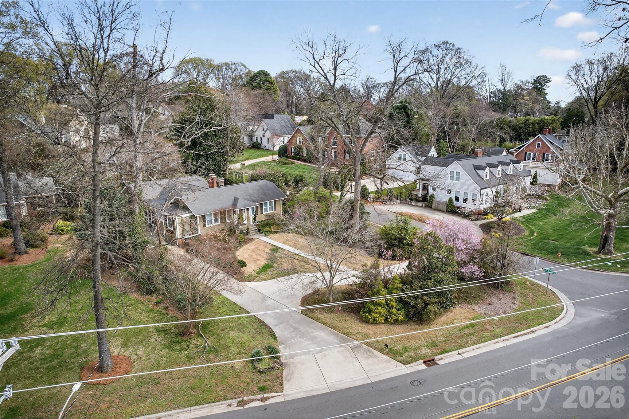 2527 Sharon Road Property Photo 6
