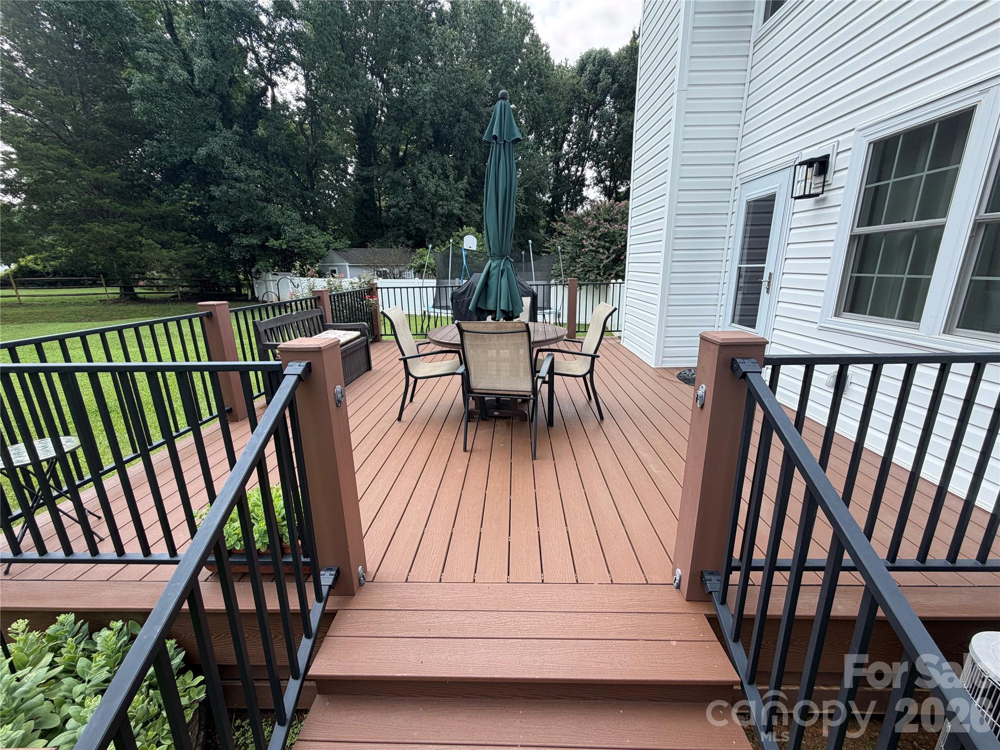 9850 Standing Wood Court Property Photo 6