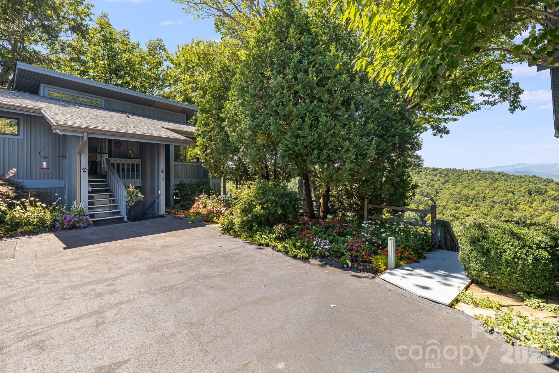 298 Tinequa Drive Property Photo 3