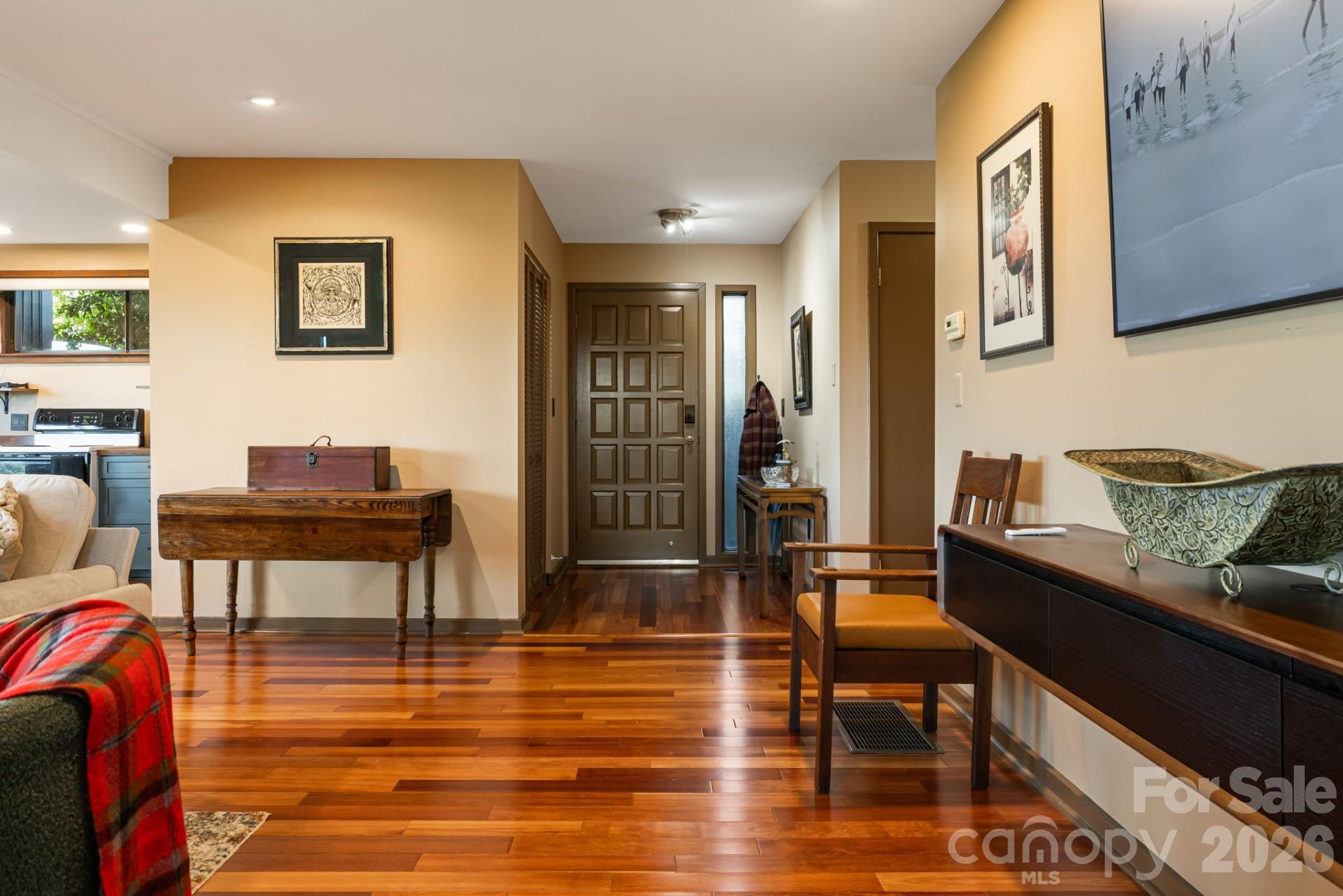 298 Tinequa Drive Property Photo 8
