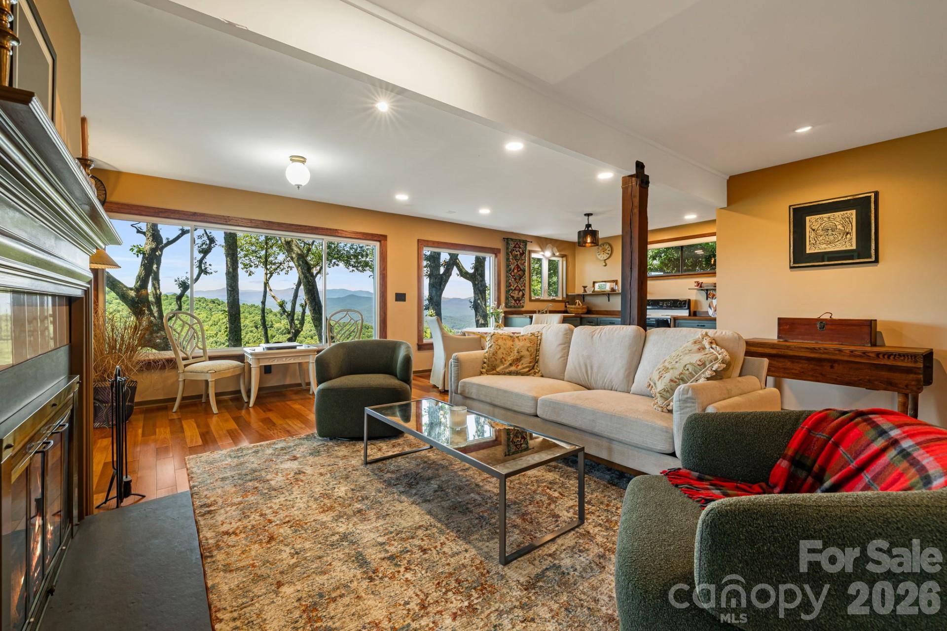 298 Tinequa Drive Property Photo 10