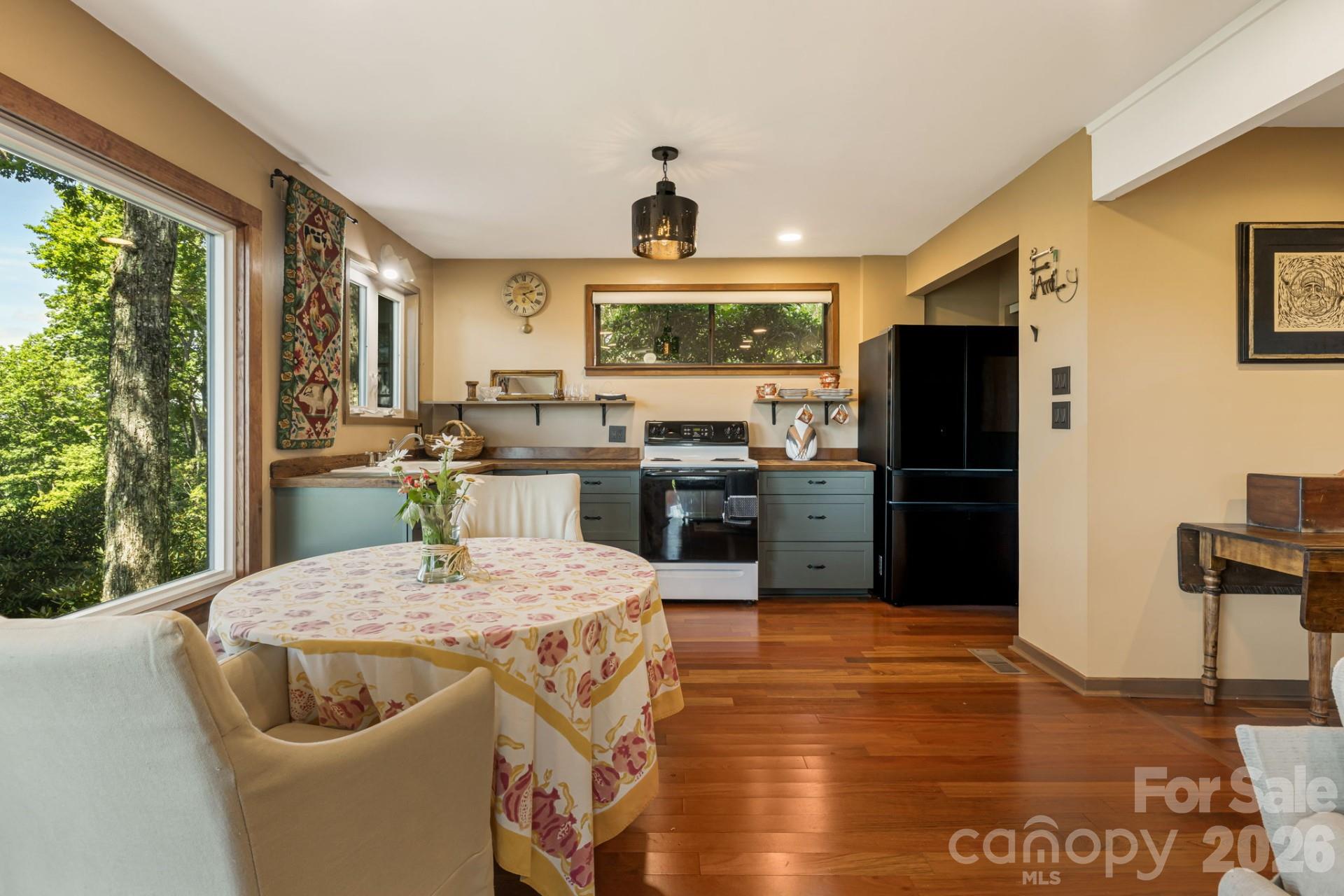 298 Tinequa Drive Property Photo 13