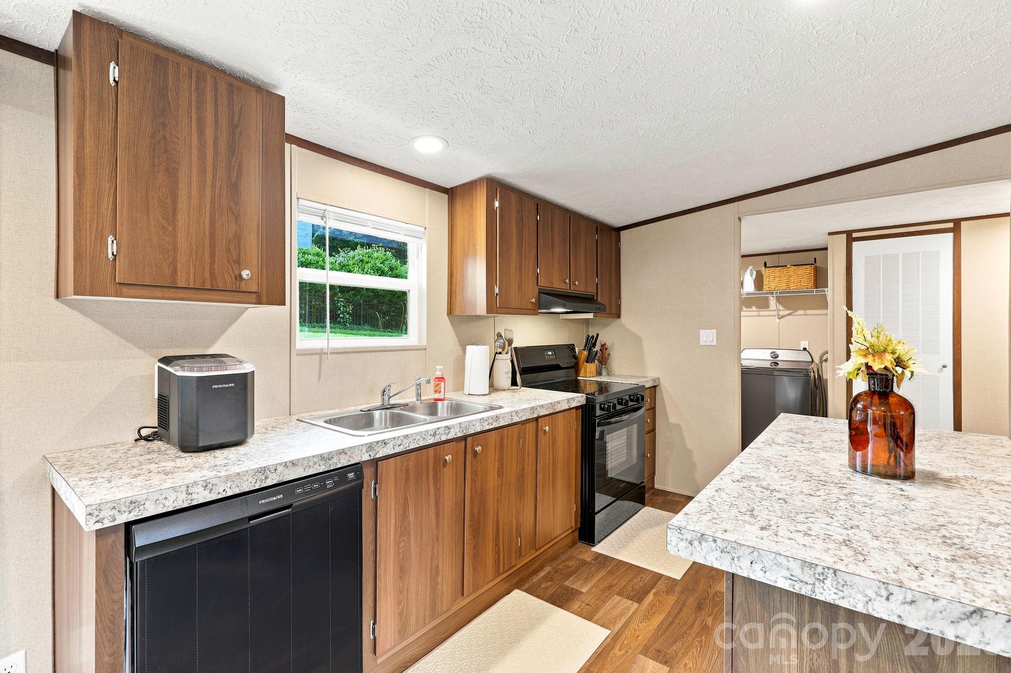 132 E View Drive Property Photo 6