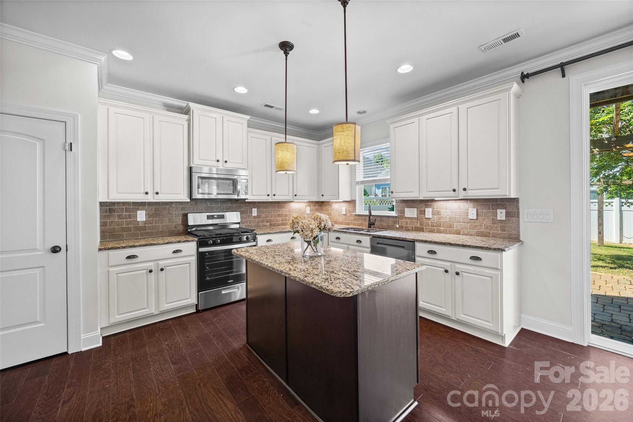 1016 Equipoise Drive Property Photo 9