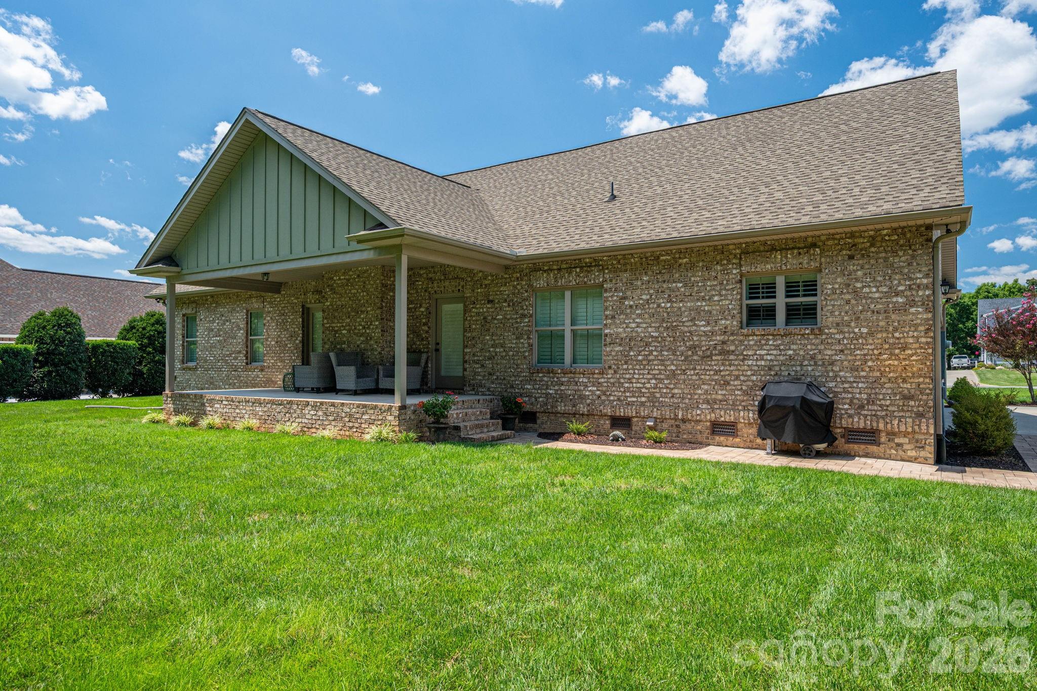 2474 Gateway Lane Property Photo 6