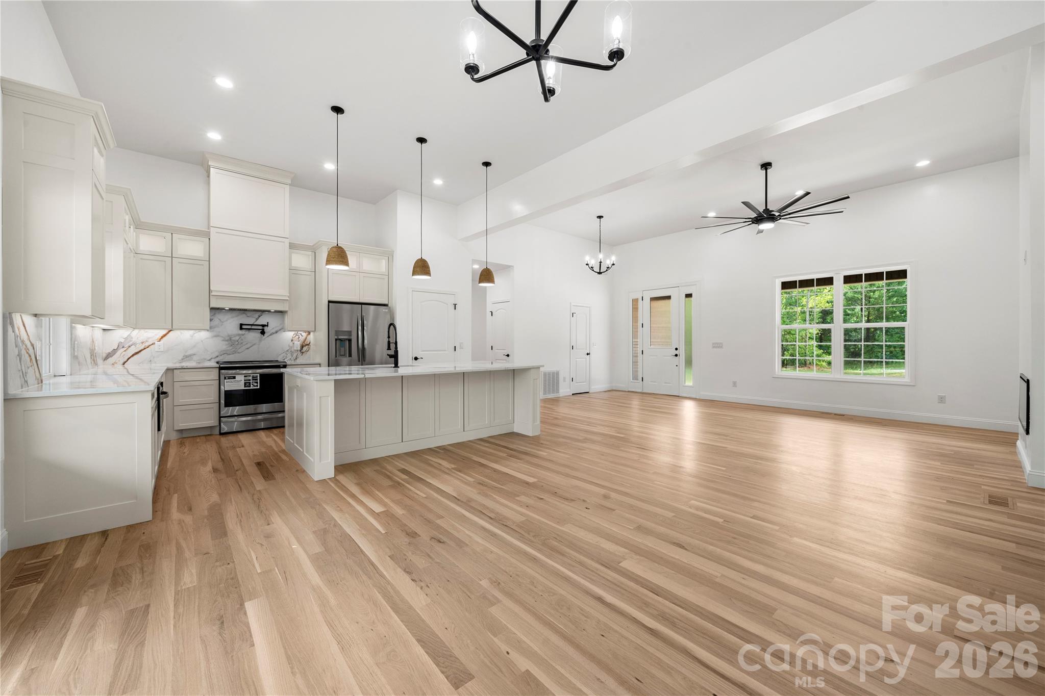 5574 Bucks Garage Road Property Photo 8