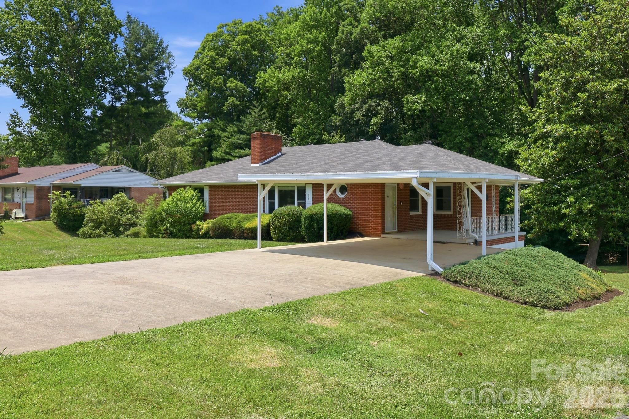 845 Sand Hill Road Property Photo 3
