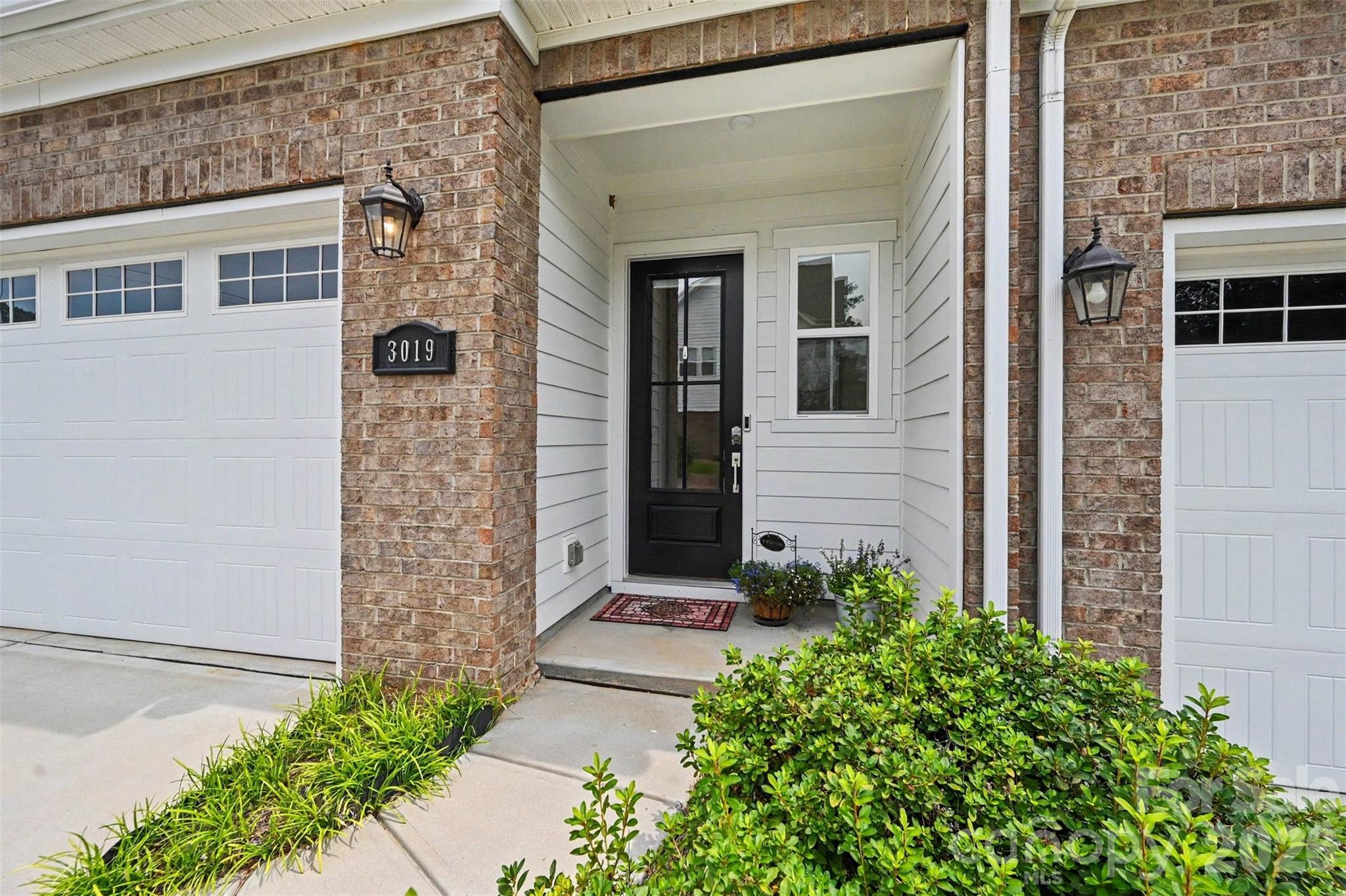 3019 Wittering Drive Property Photo 5