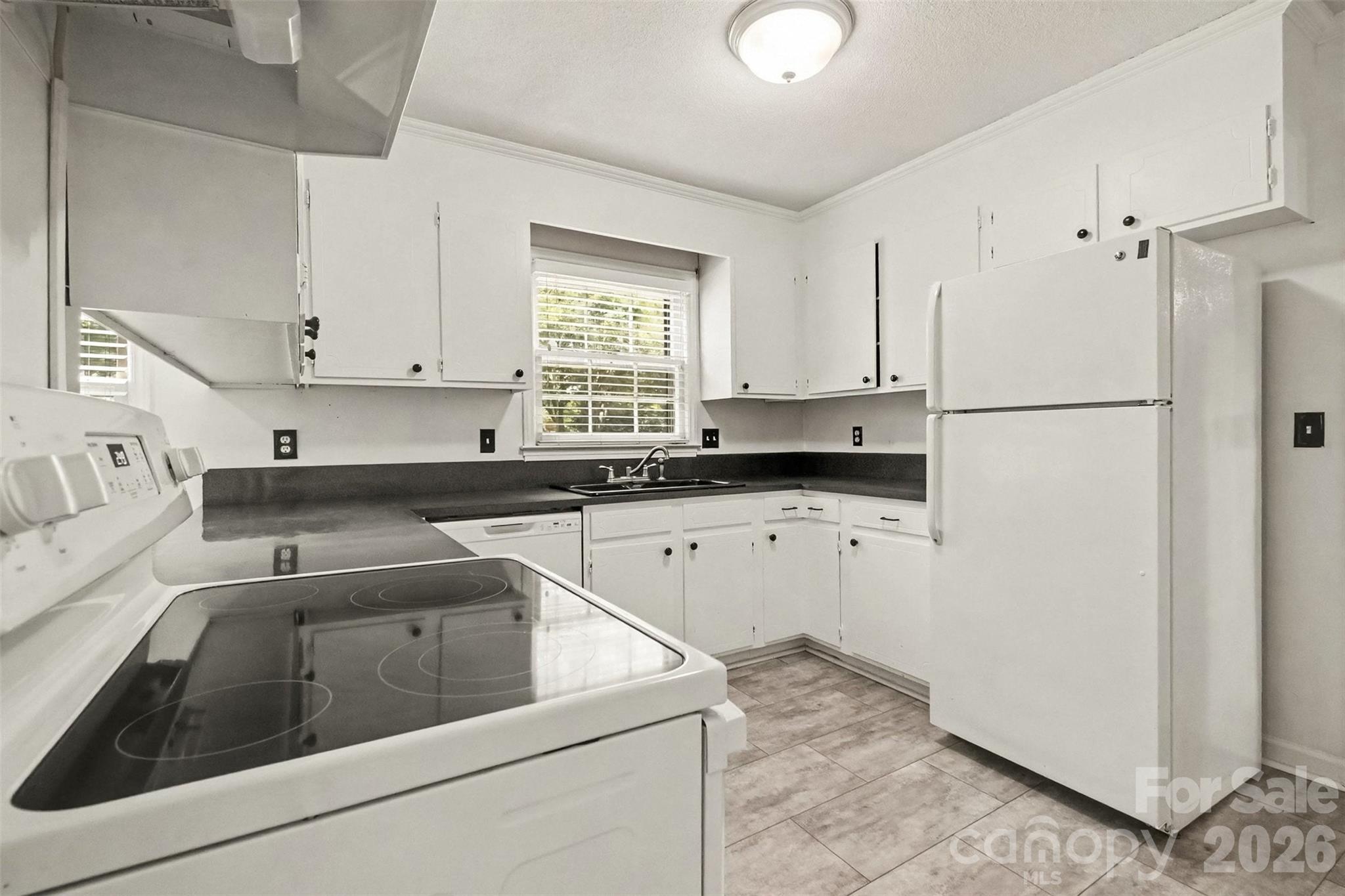 4221 Bridgewood Lane Property Photo 6