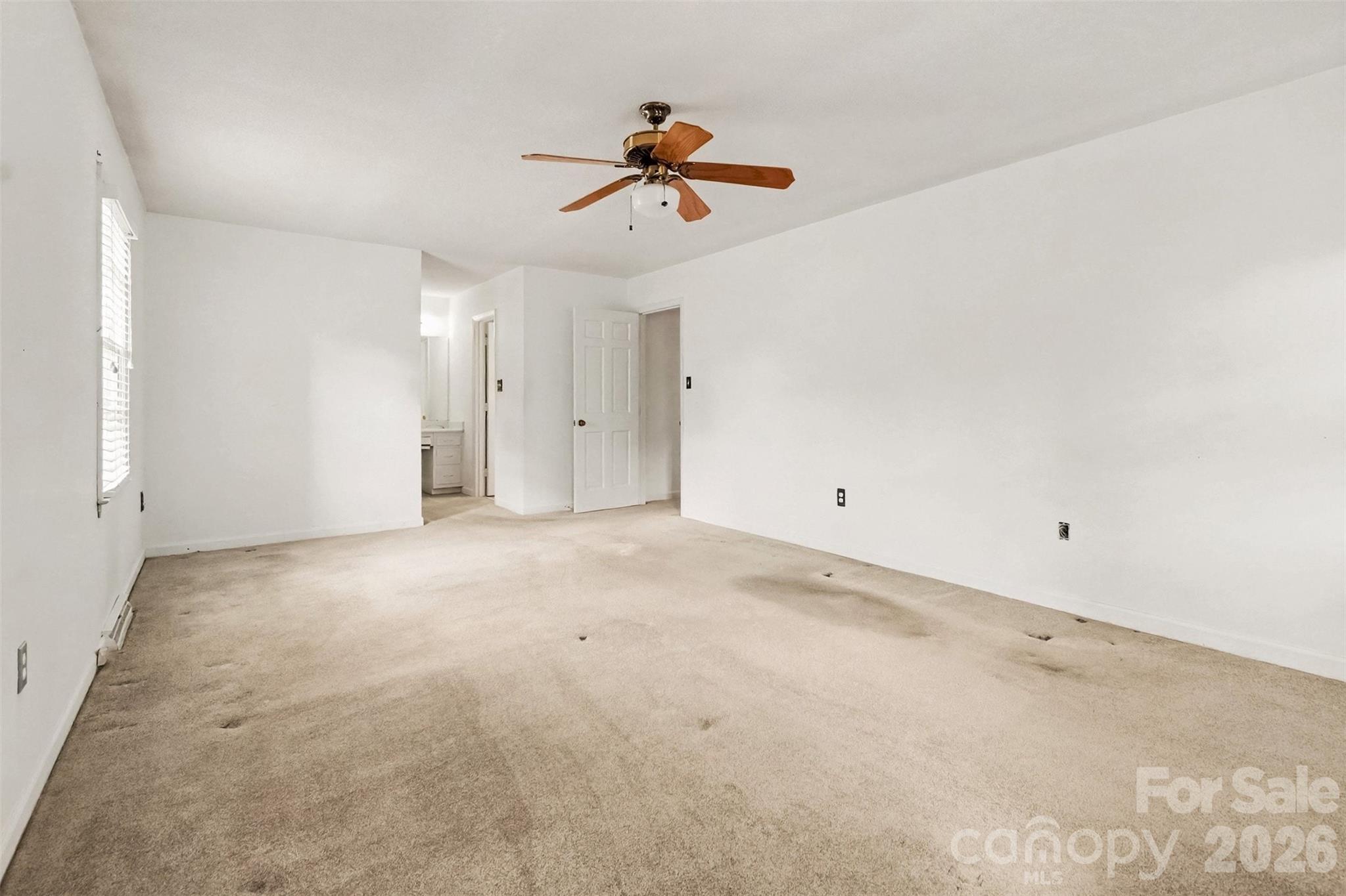 4221 Bridgewood Lane Property Photo 9