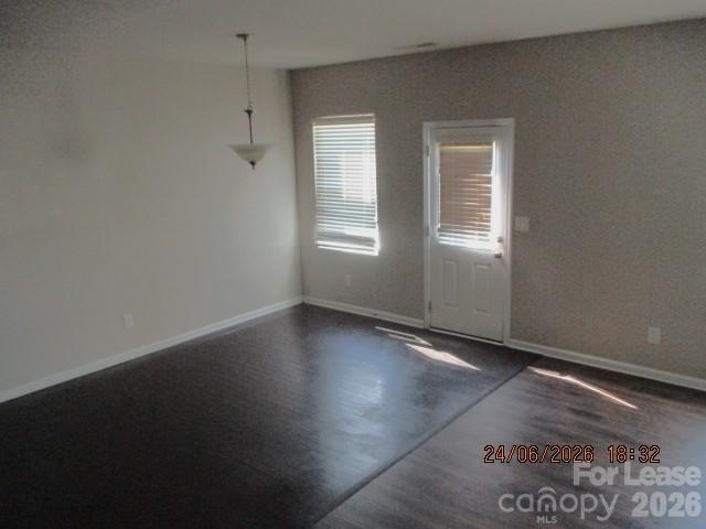1008 Perennial Lane Property Photo 7