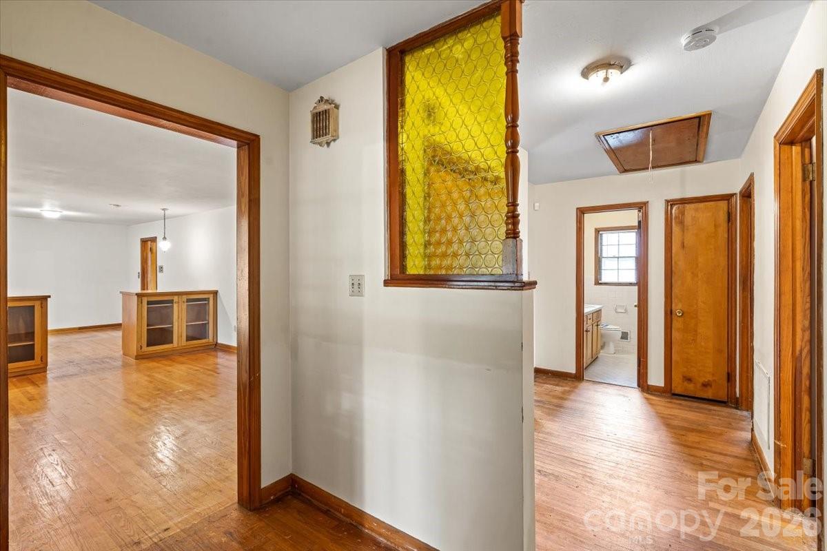 816 Clinton Avenue Property Photo 7