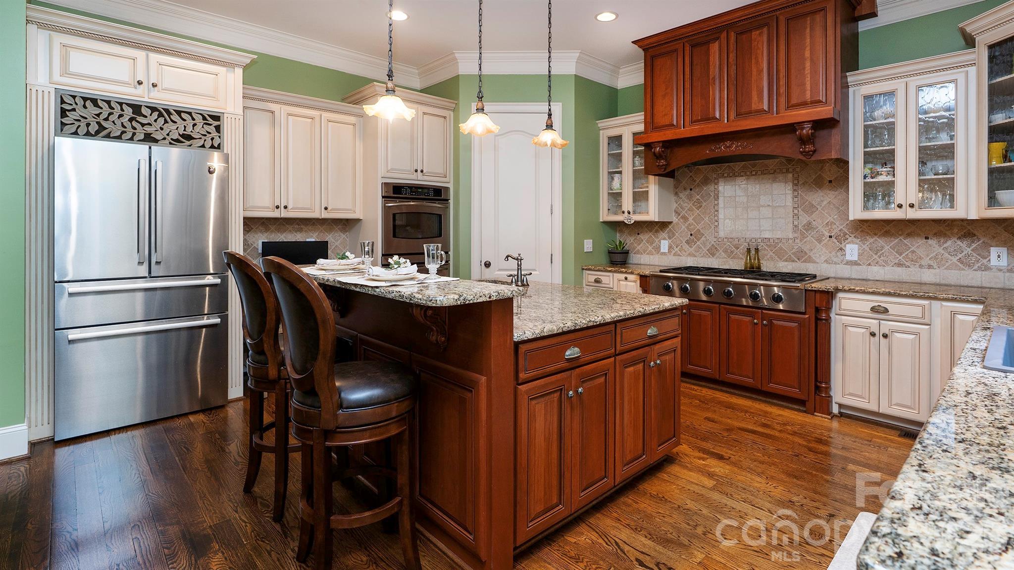 7786 Chapel Creek Drive Property Photo 10
