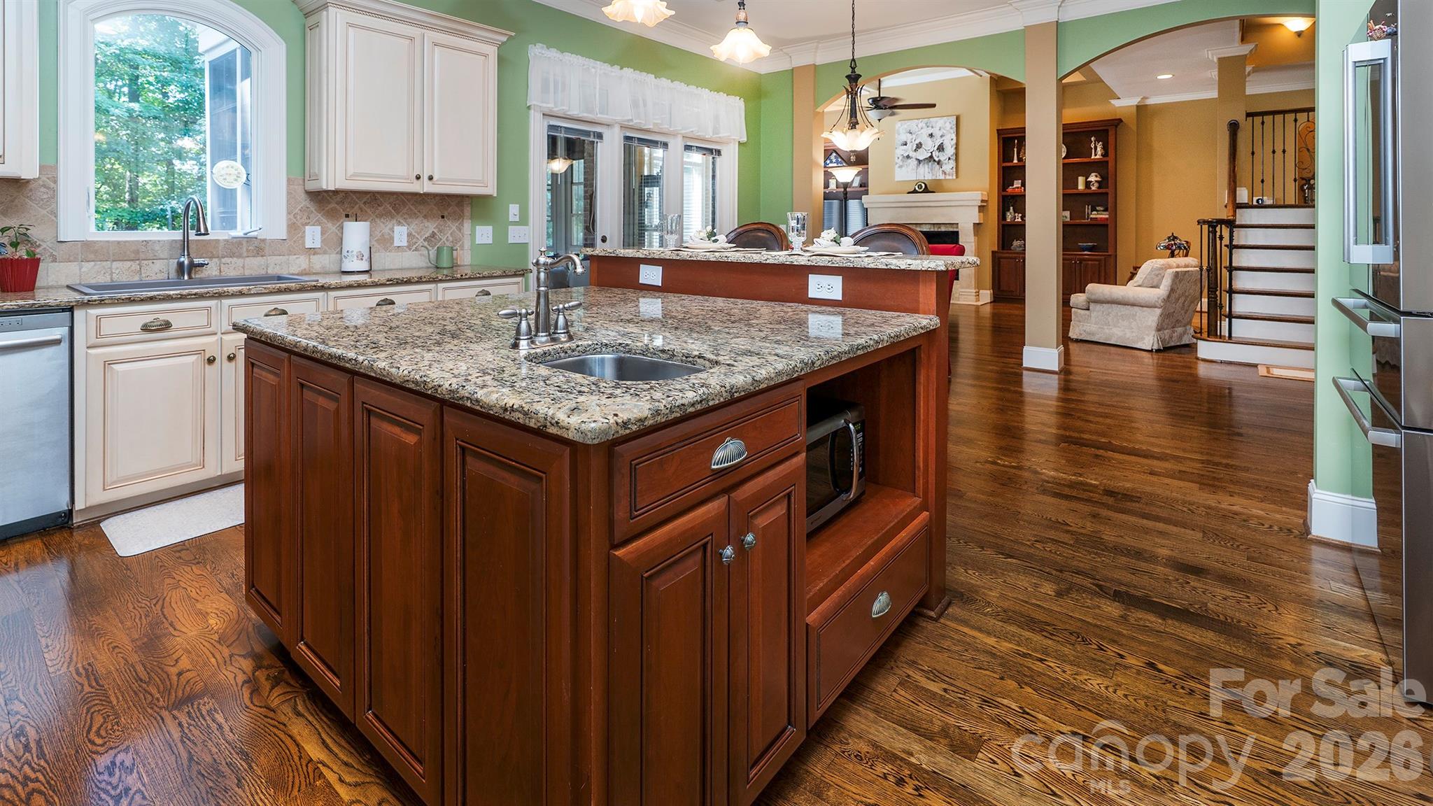 7786 Chapel Creek Drive Property Photo 11
