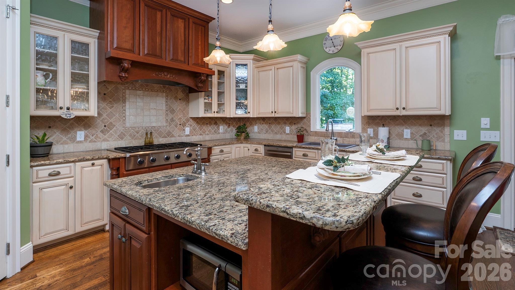 7786 Chapel Creek Drive Property Photo 12