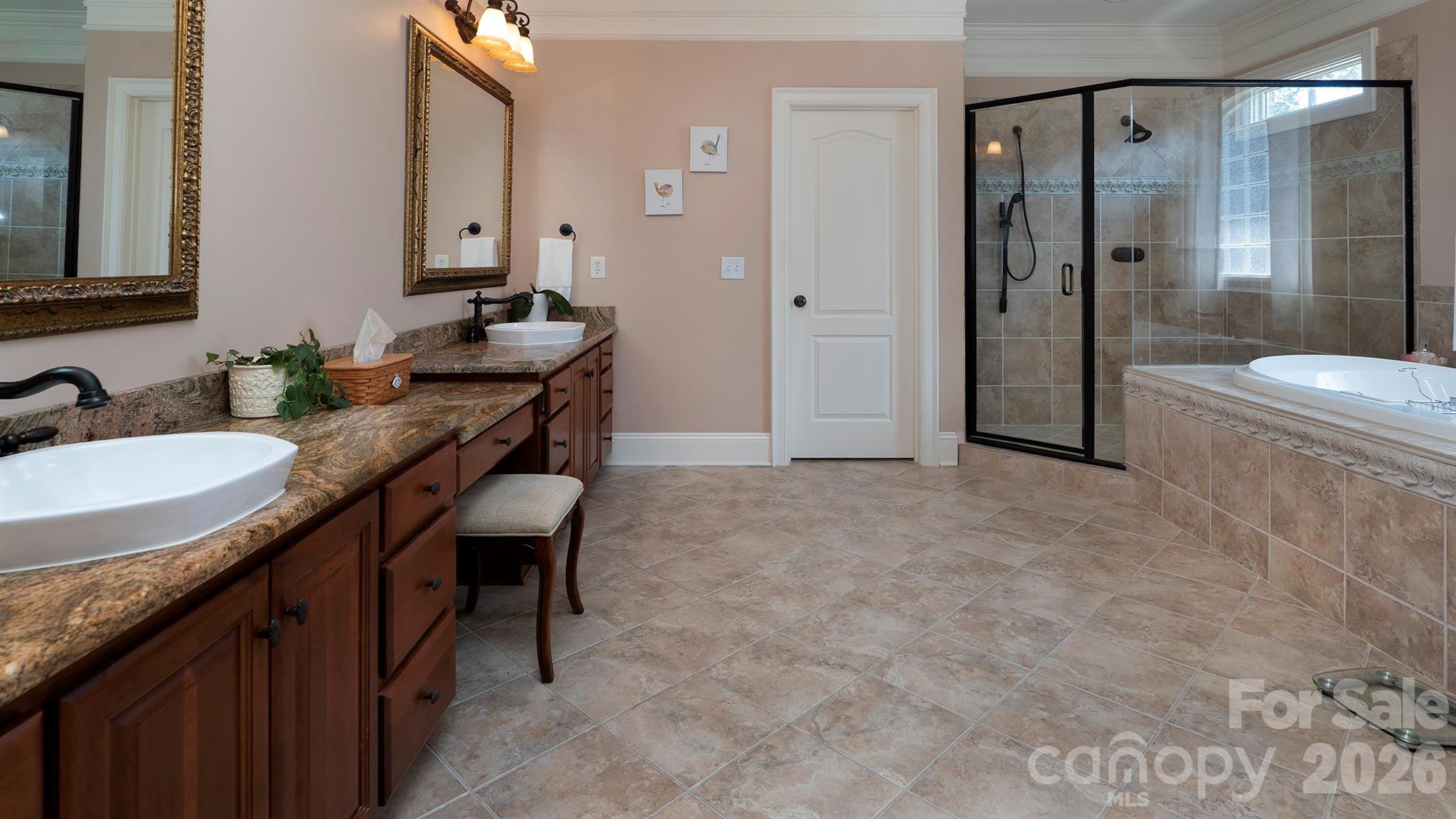 7786 Chapel Creek Drive Property Photo 19