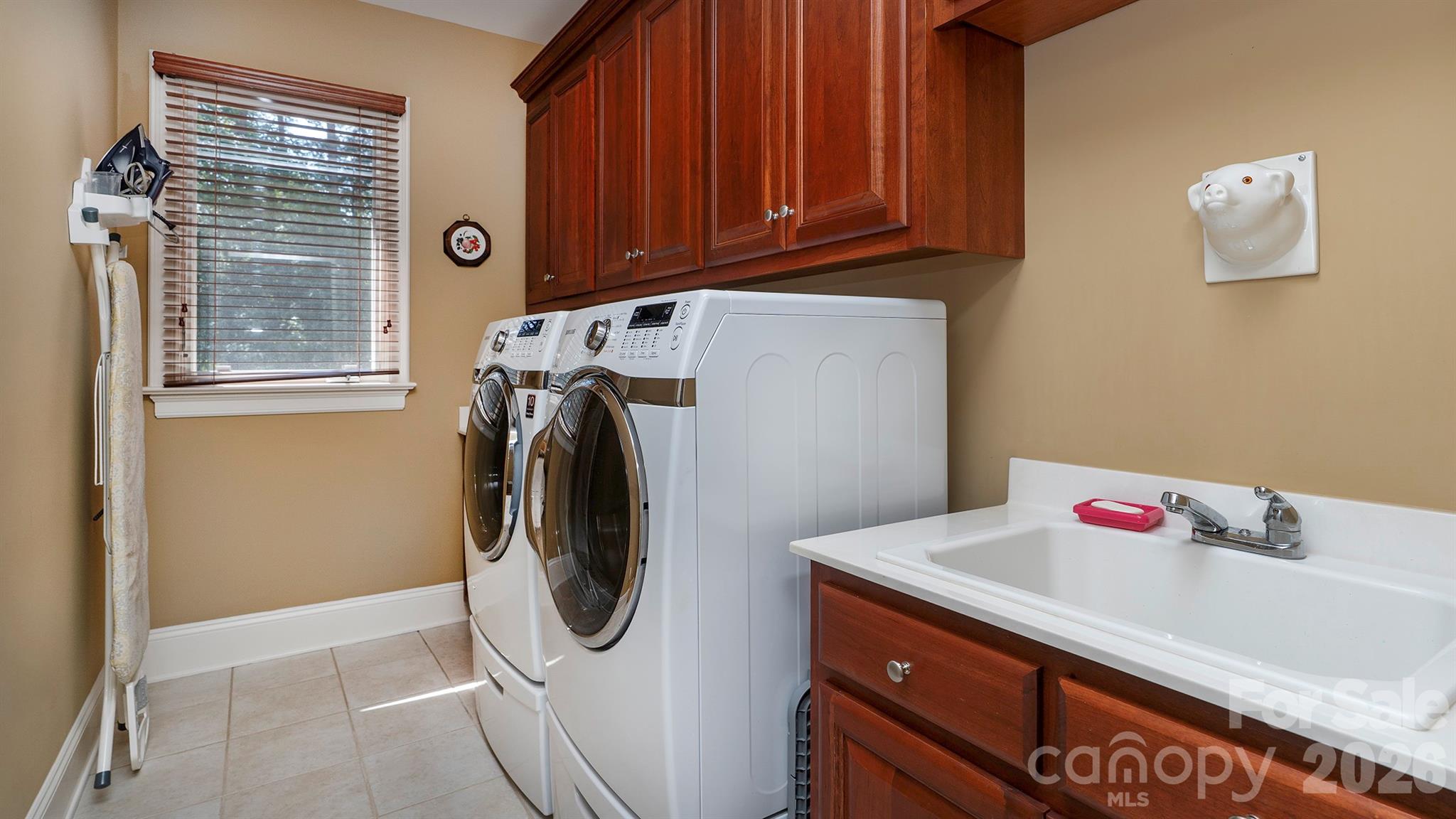 7786 Chapel Creek Drive Property Photo 26