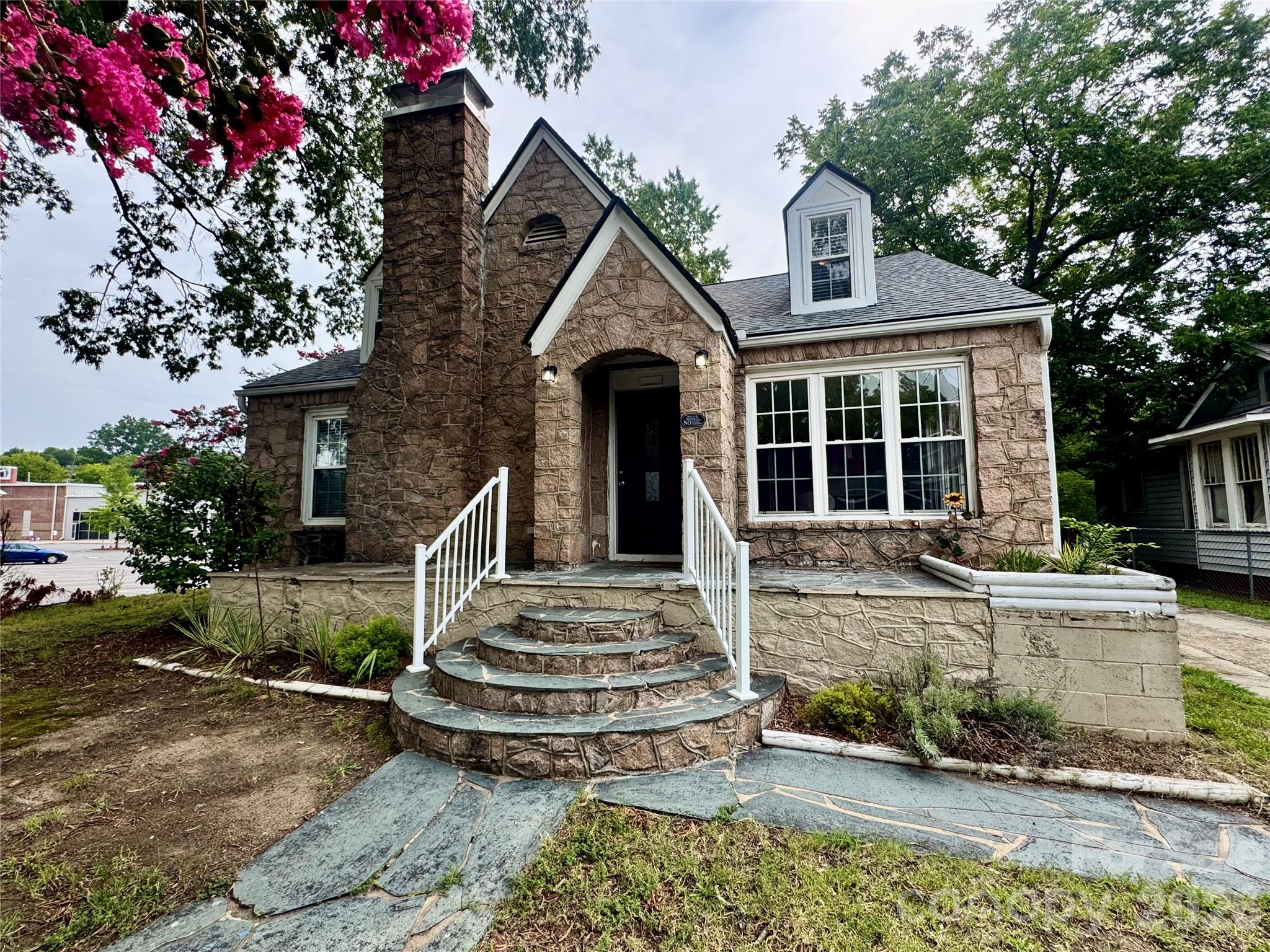 205 Tournament Drive Property Photo 1