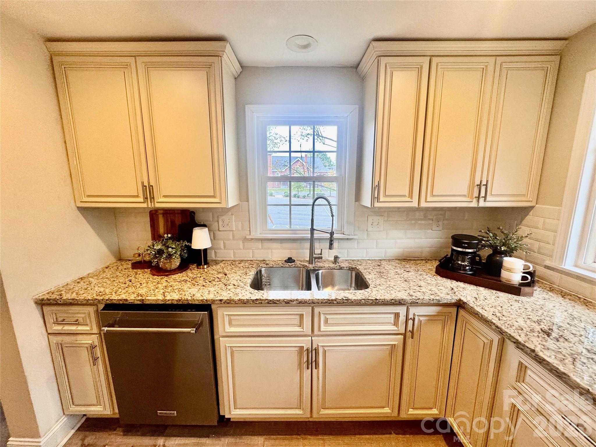 205 Tournament Drive Property Photo 15