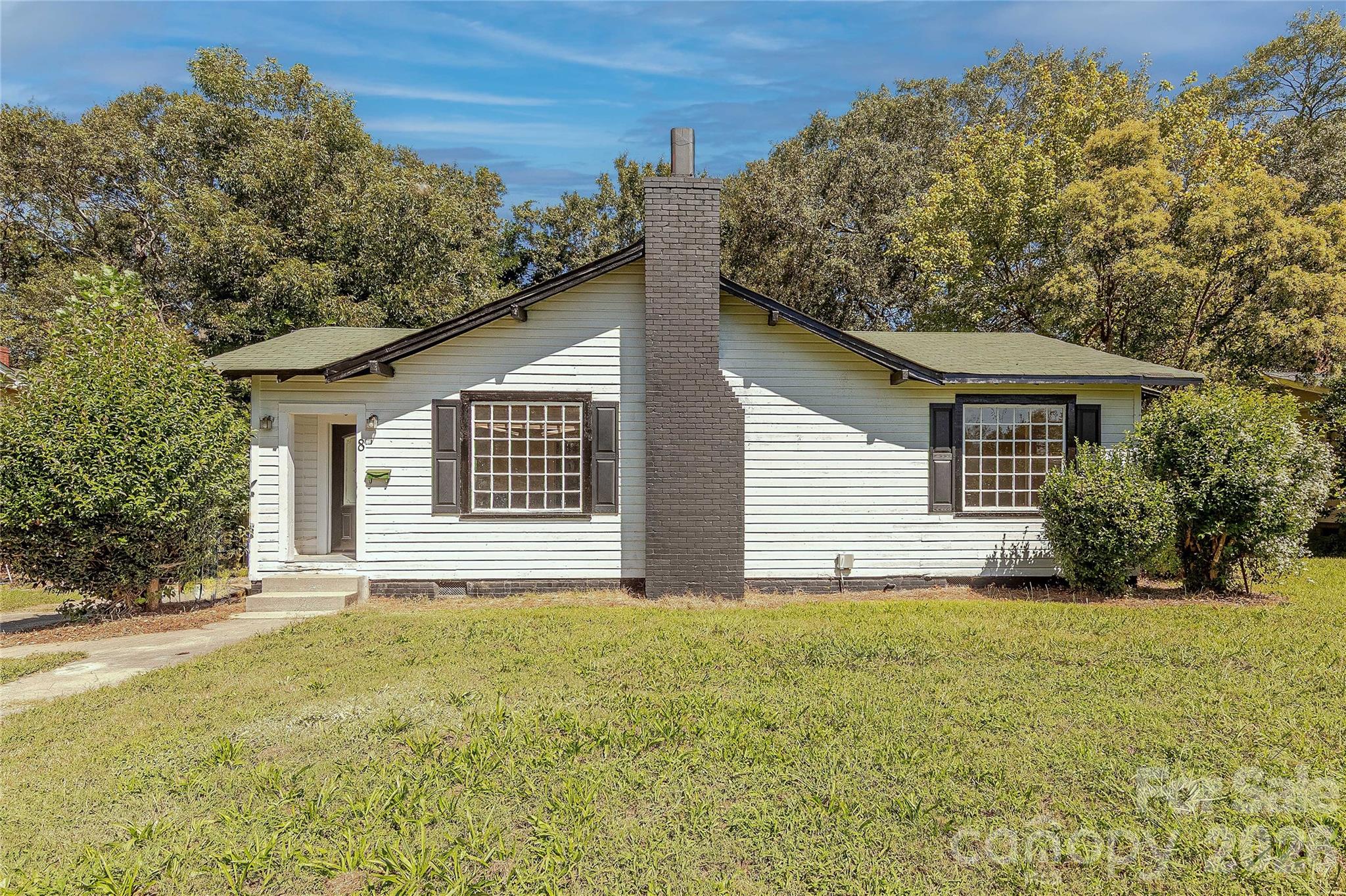 8 Bolt Drive Property Photo 1