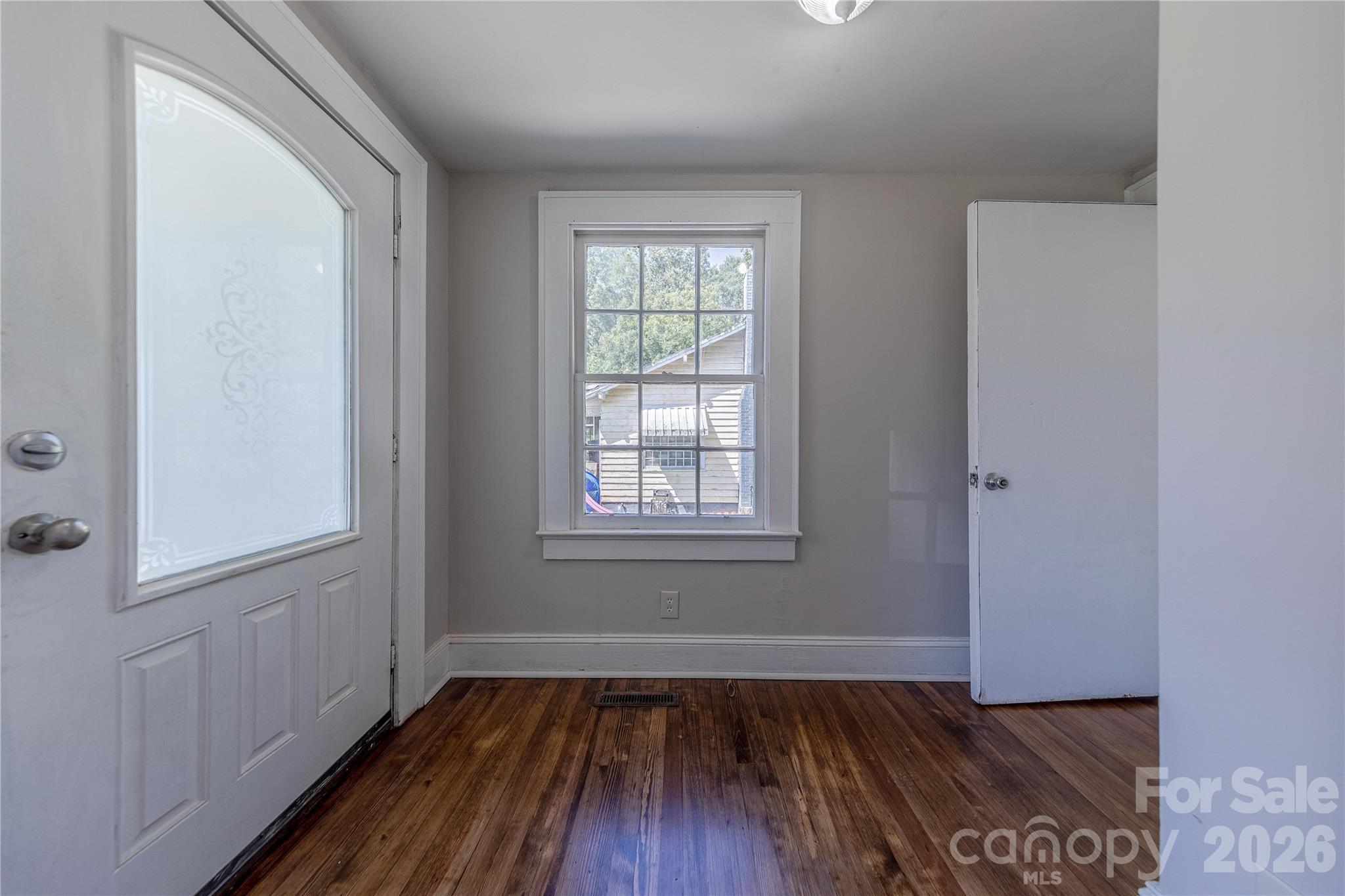 8 Bolt Drive Property Photo 2