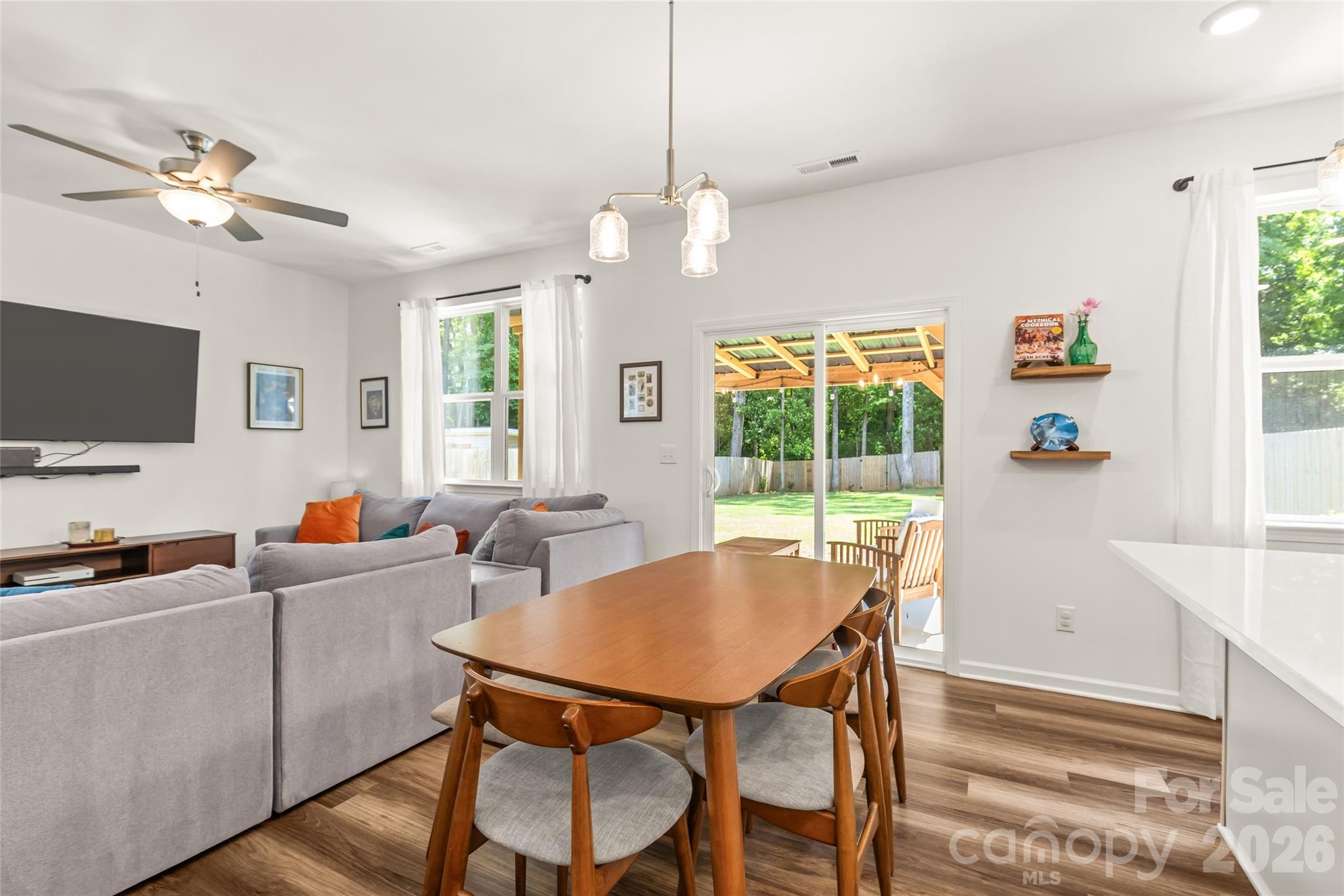 1913 Marlwood Circle Property Photo 10