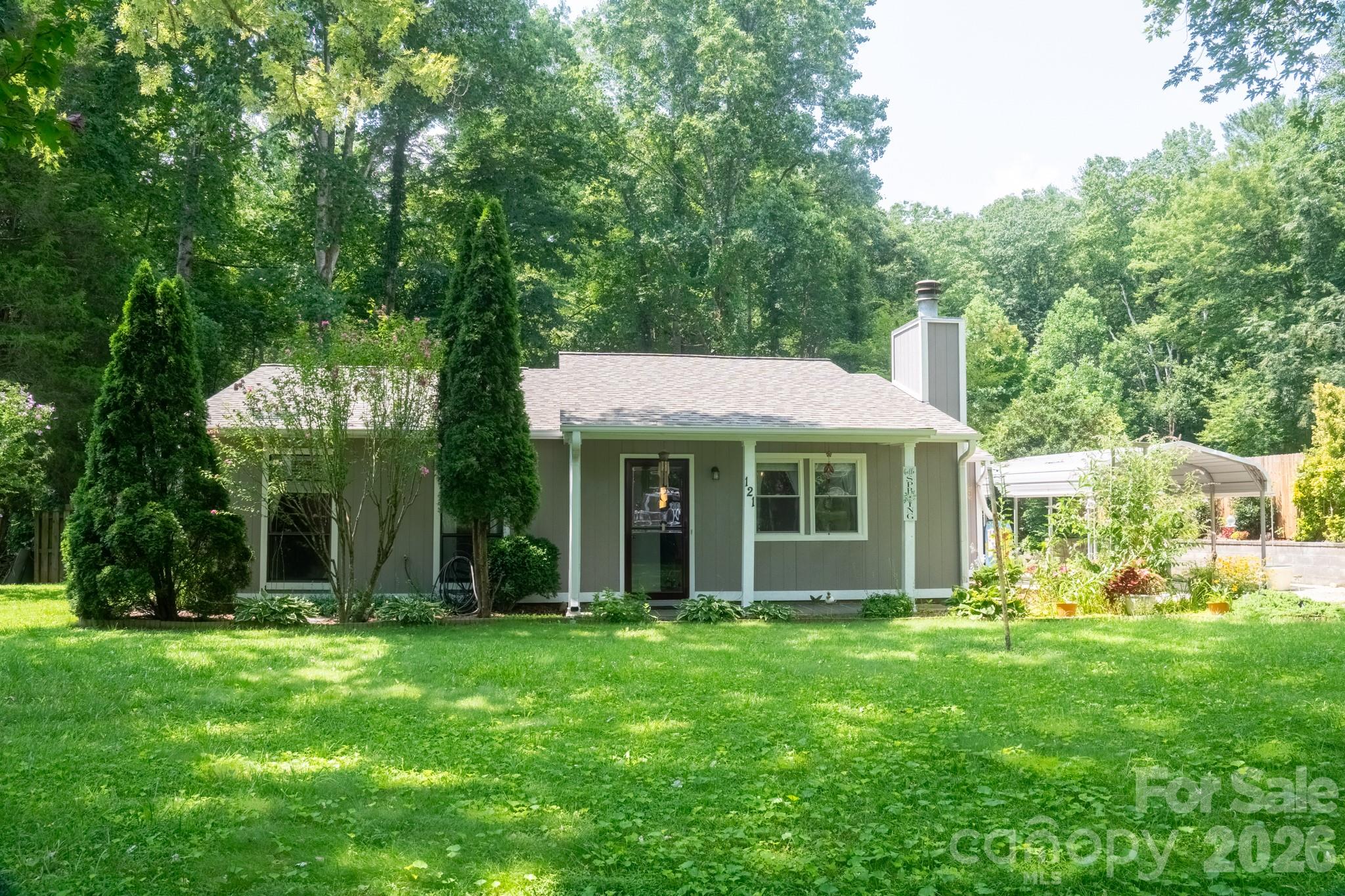 121 Wicklow Drive Property Photo 2