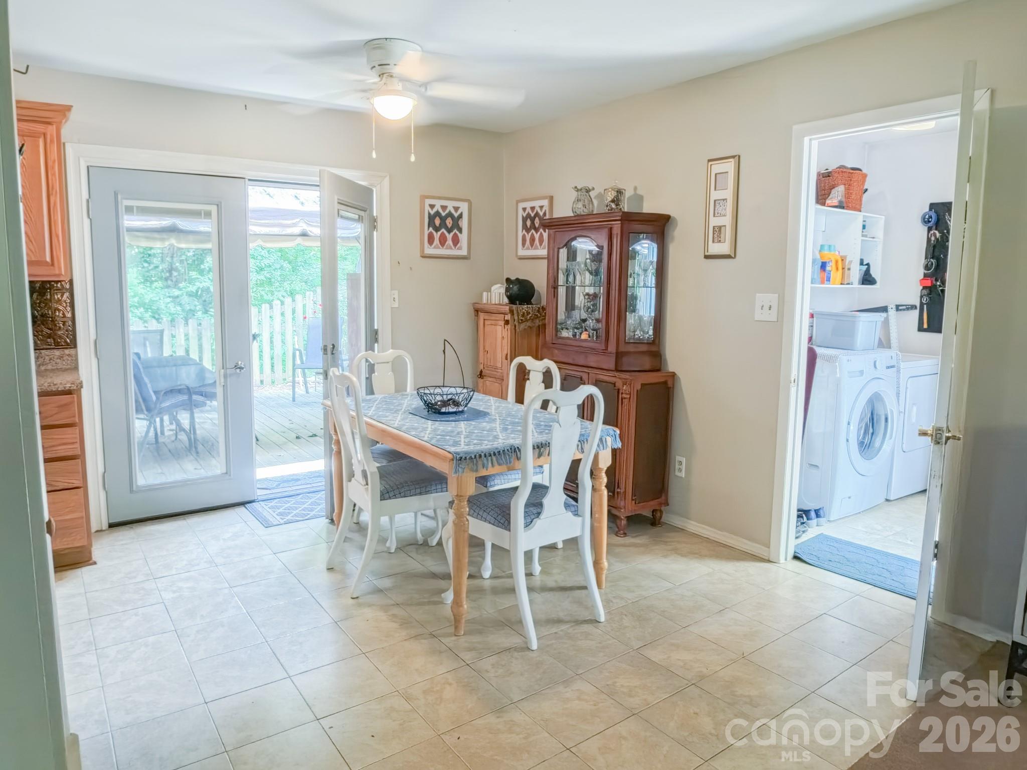 121 Wicklow Drive Property Photo 9