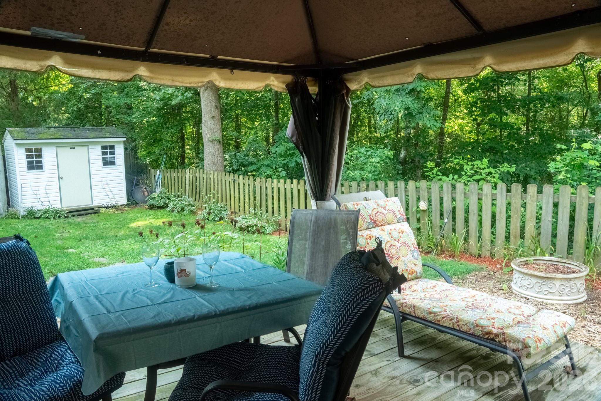 121 Wicklow Drive Property Photo 10