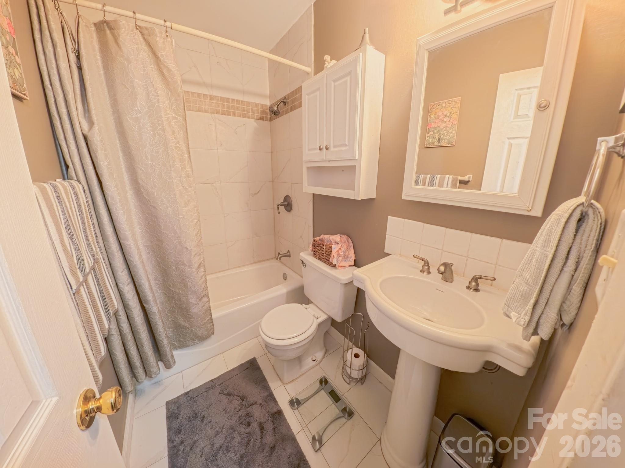 121 Wicklow Drive Property Photo 16
