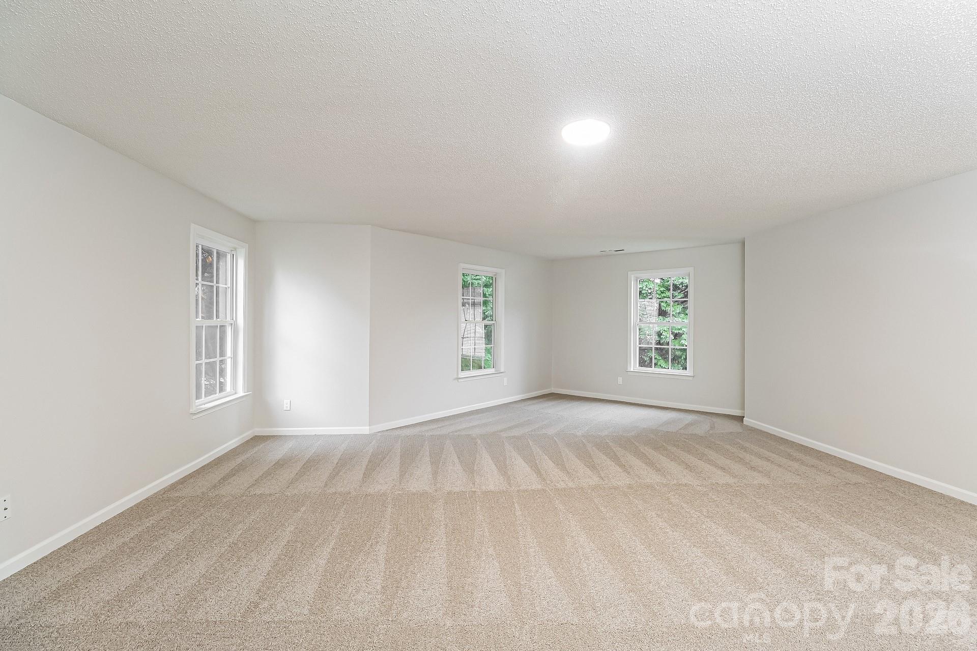 1436 Tygress Drive Property Photo 9