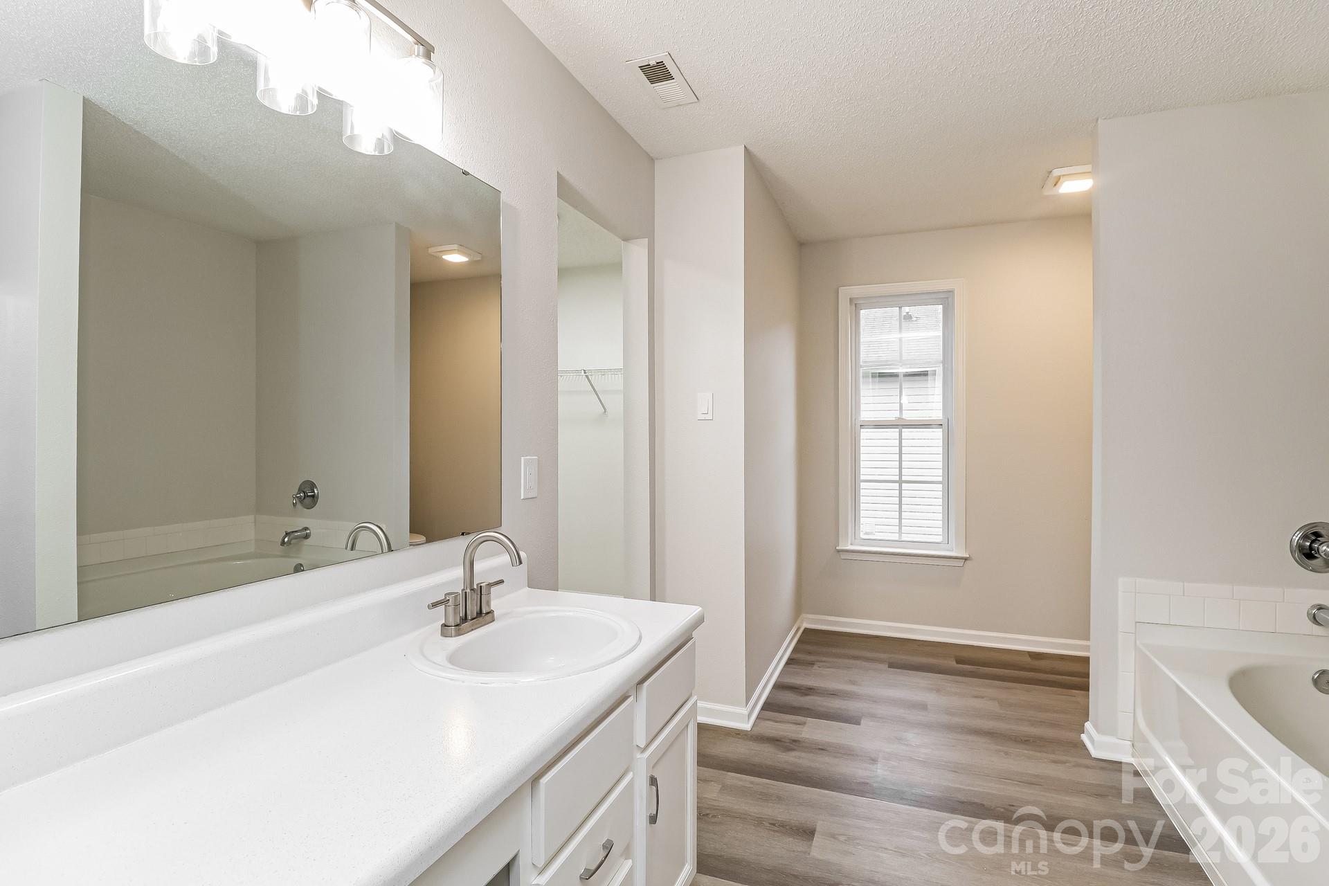 1436 Tygress Drive Property Photo 11