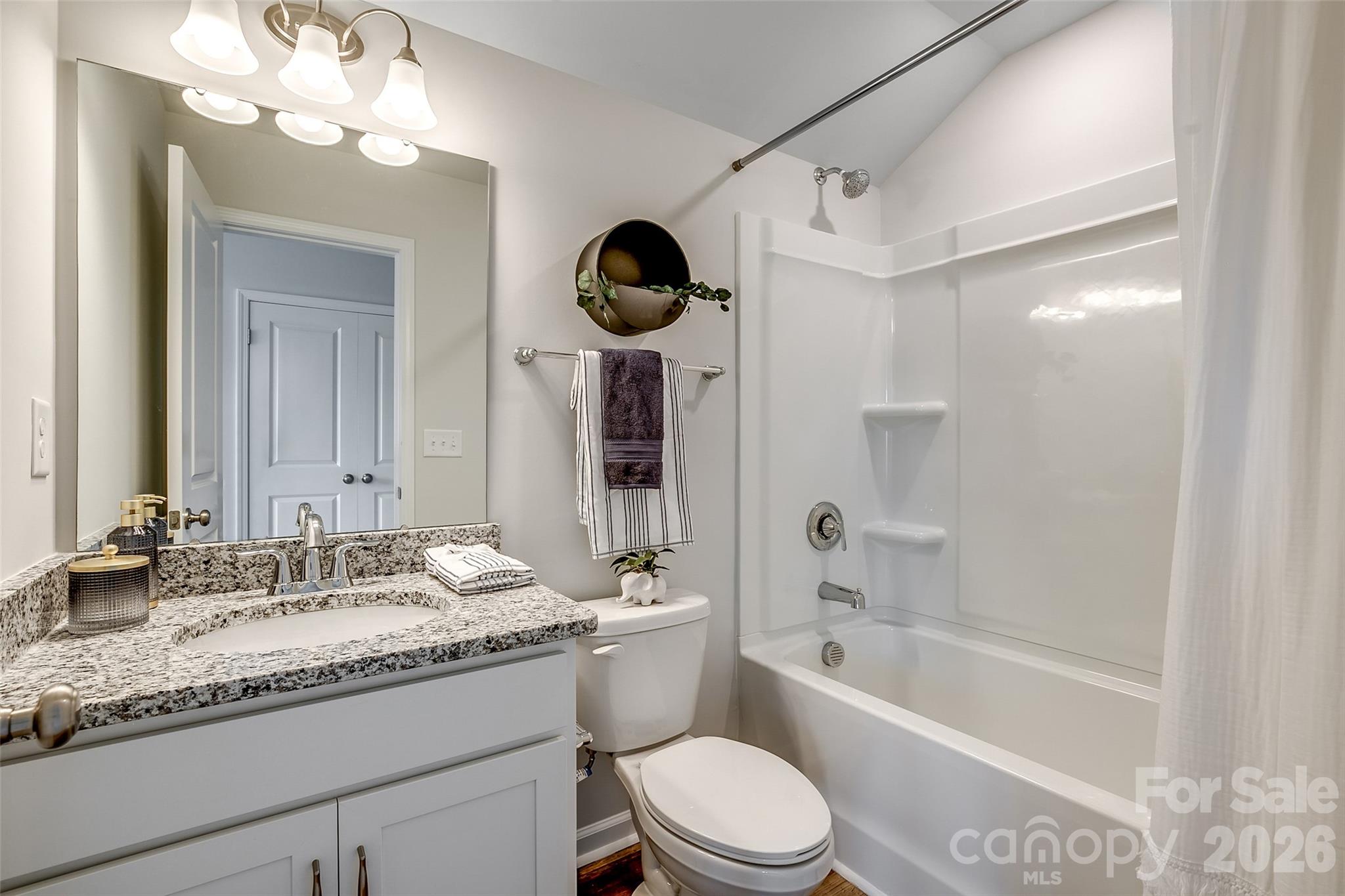 4012 Juno Drive Property Photo 2