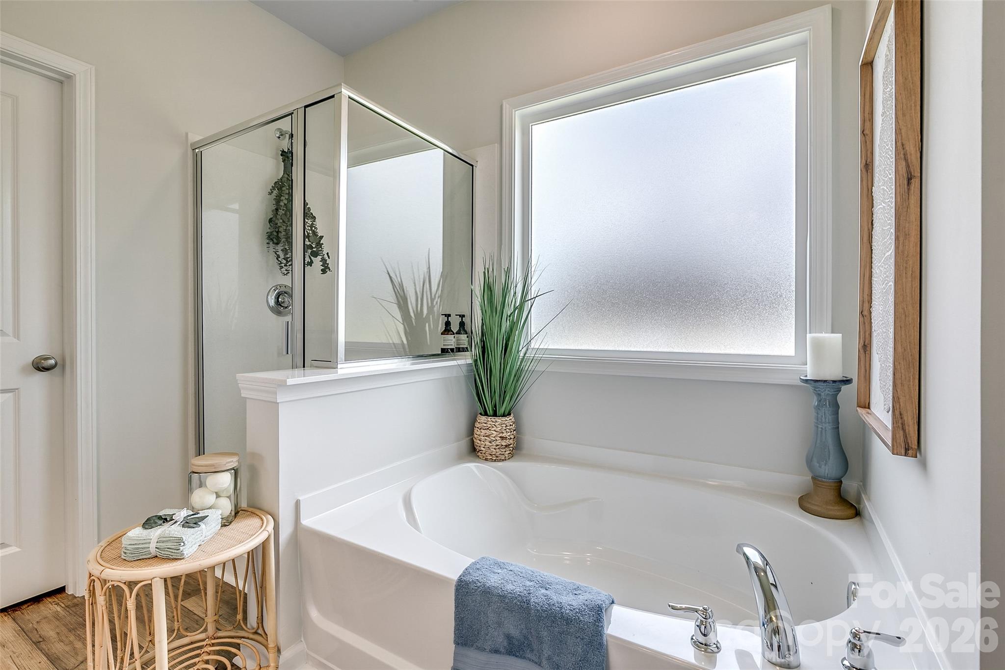 4012 Juno Drive Property Photo 14