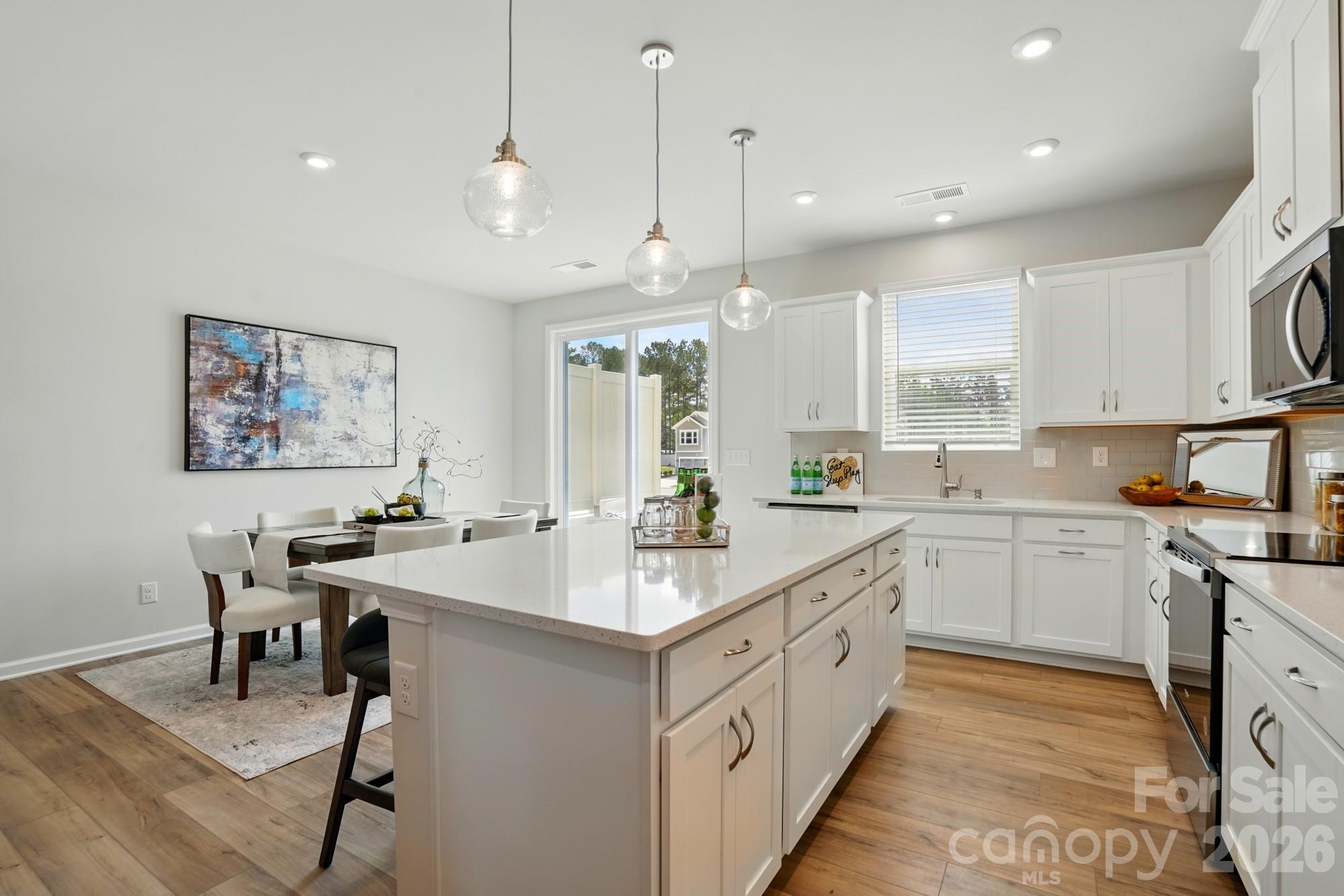 324 Laura Elizabeth Lane Property Photo 6