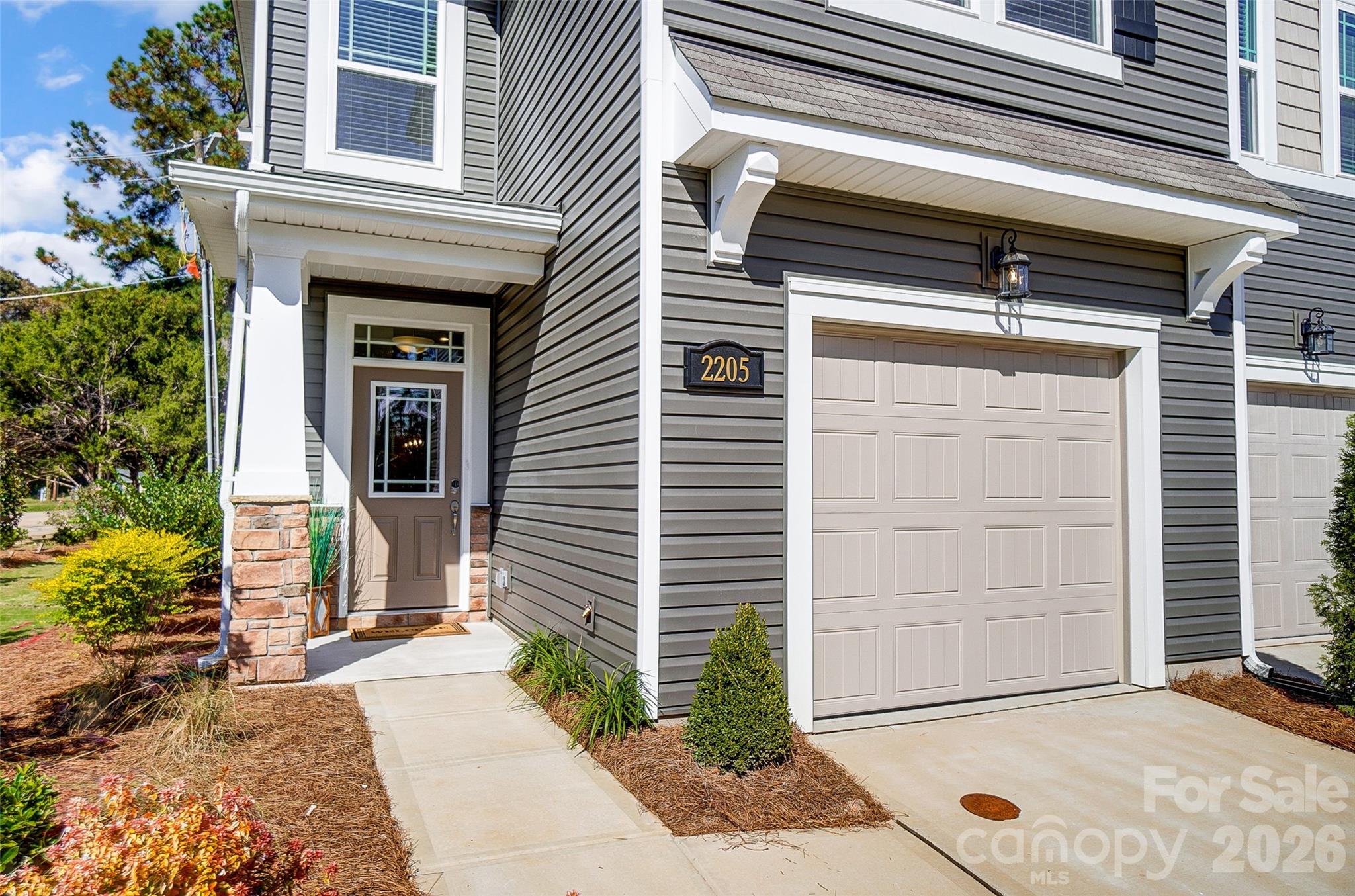 2550 Hedgecliff Road Property Photo 3