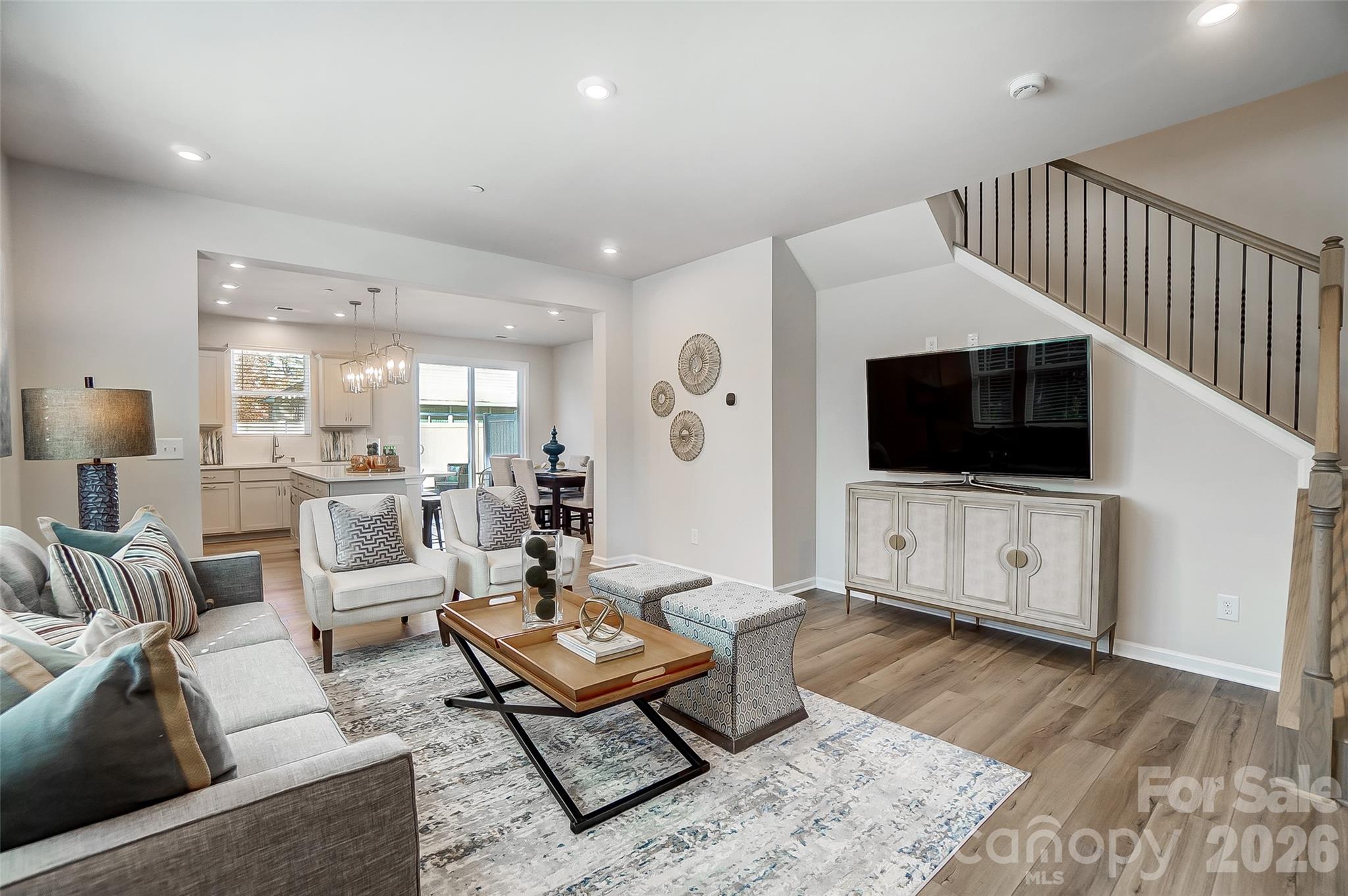 2550 Hedgecliff Road Property Photo 5