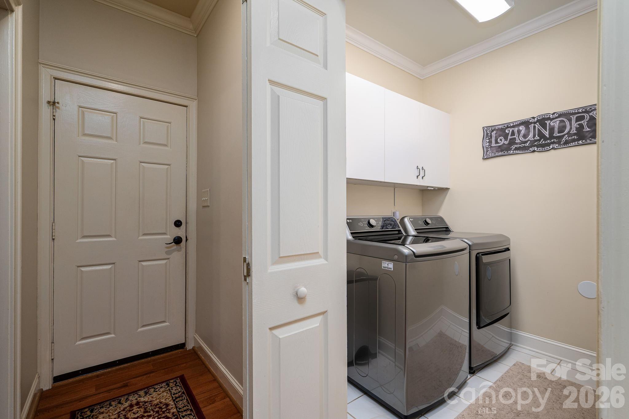 725 Hanna Woods Drive Property Photo 14