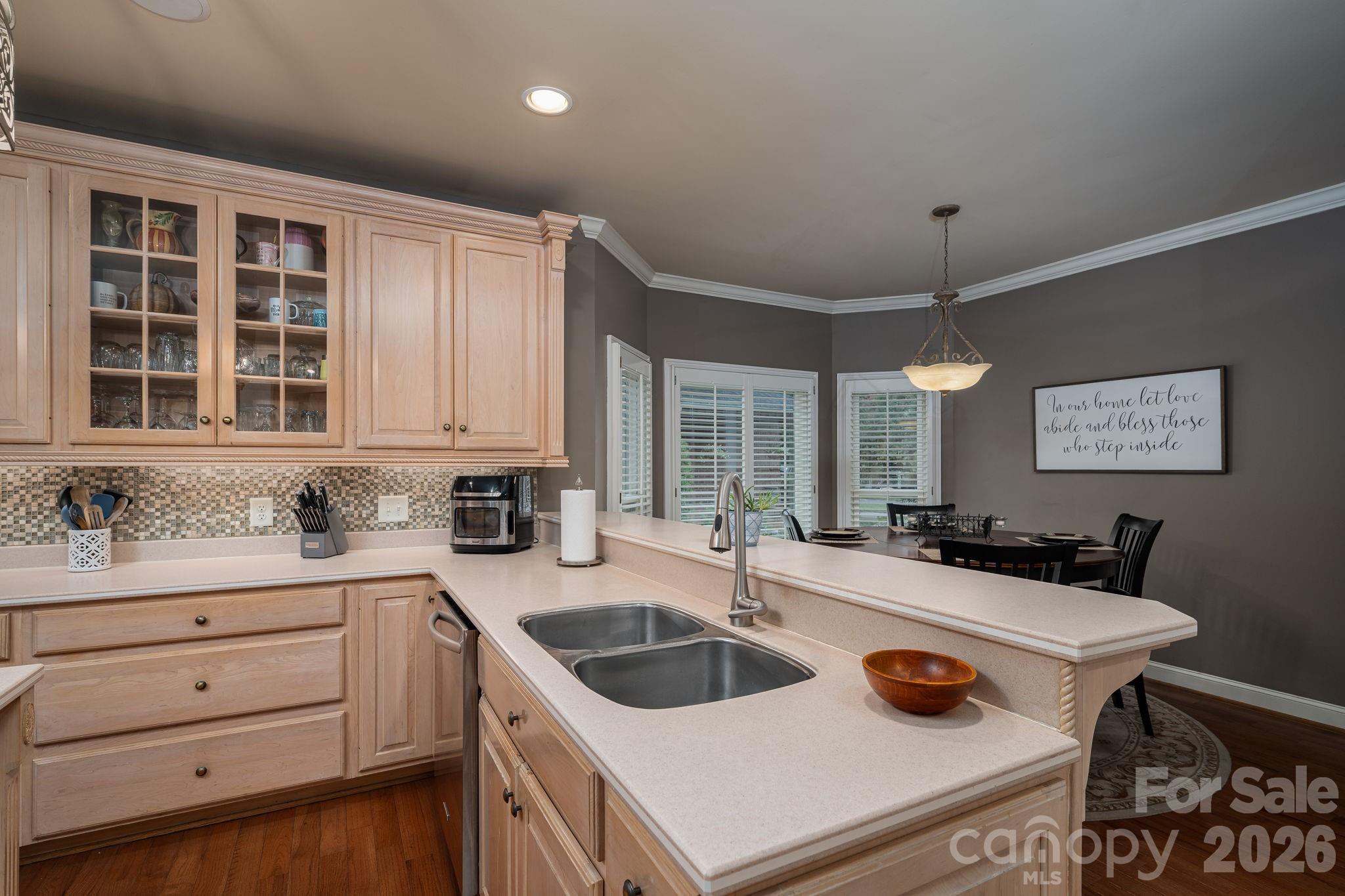 725 Hanna Woods Drive Property Photo 18