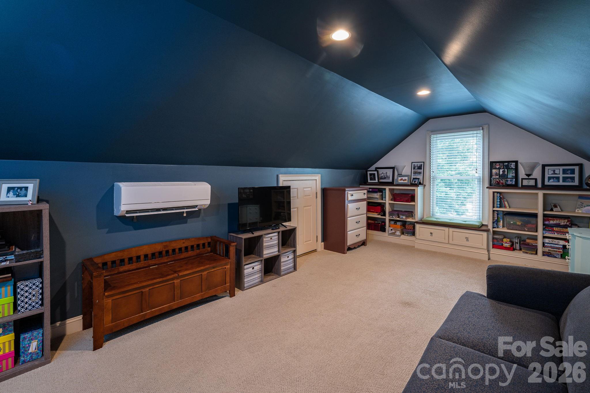 725 Hanna Woods Drive Property Photo 37