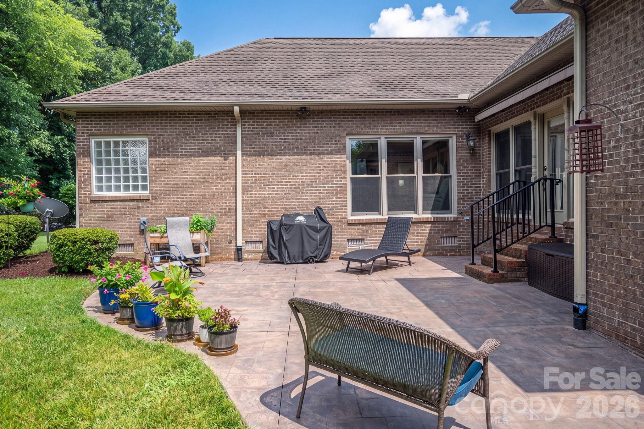 725 Hanna Woods Drive Property Photo 41