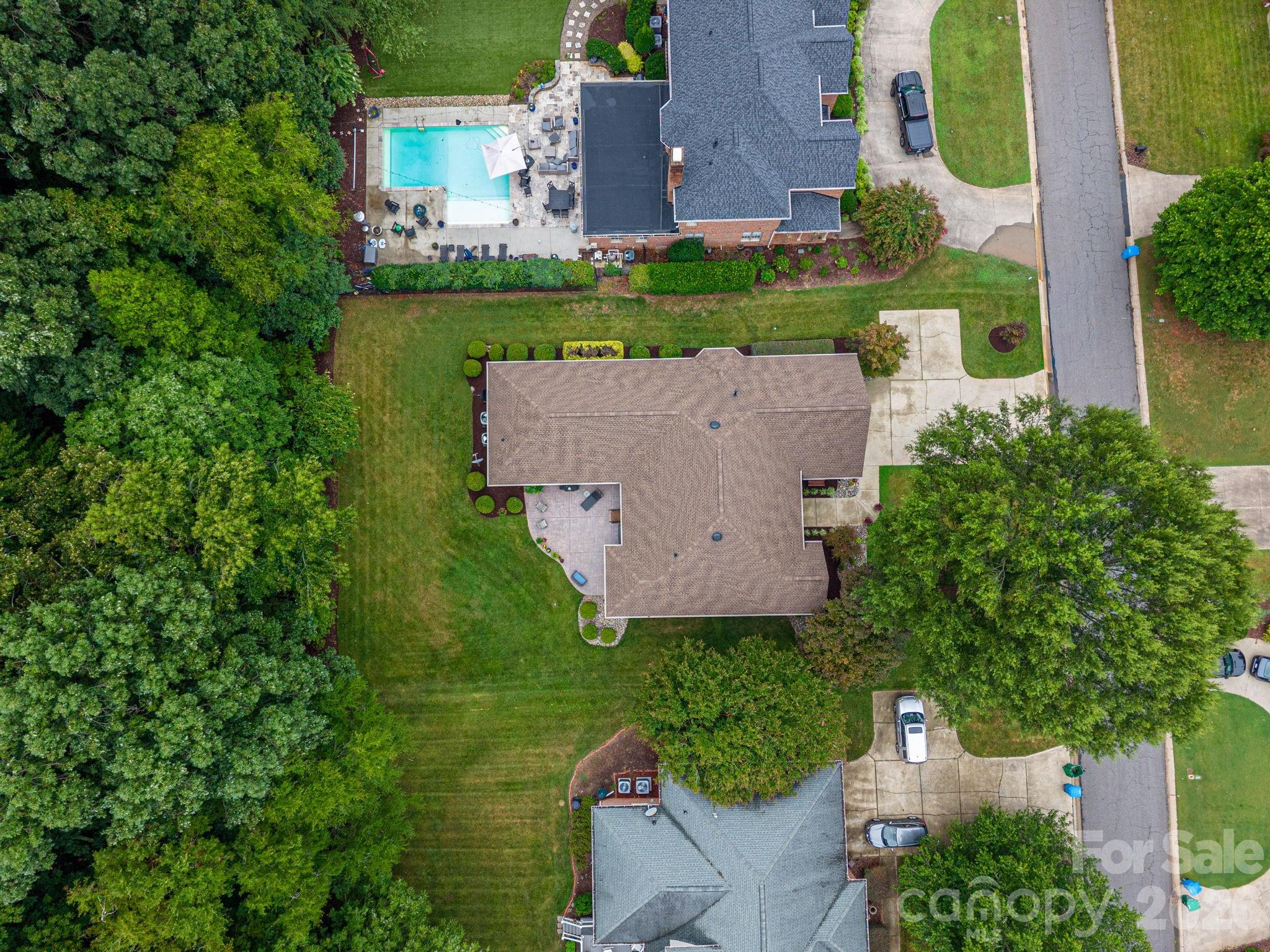 725 Hanna Woods Drive Property Photo 43
