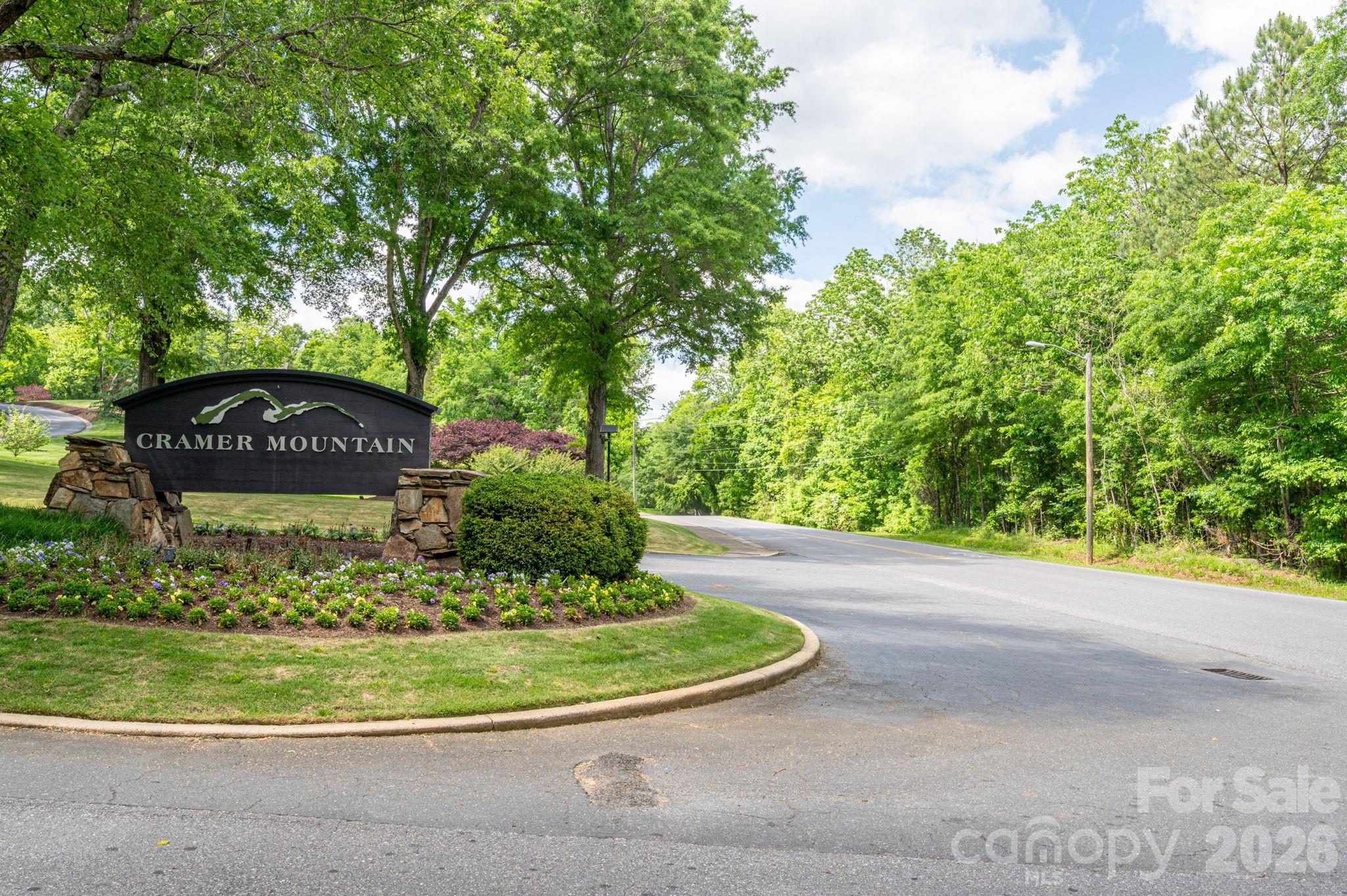 725 Hanna Woods Drive Property Photo 46