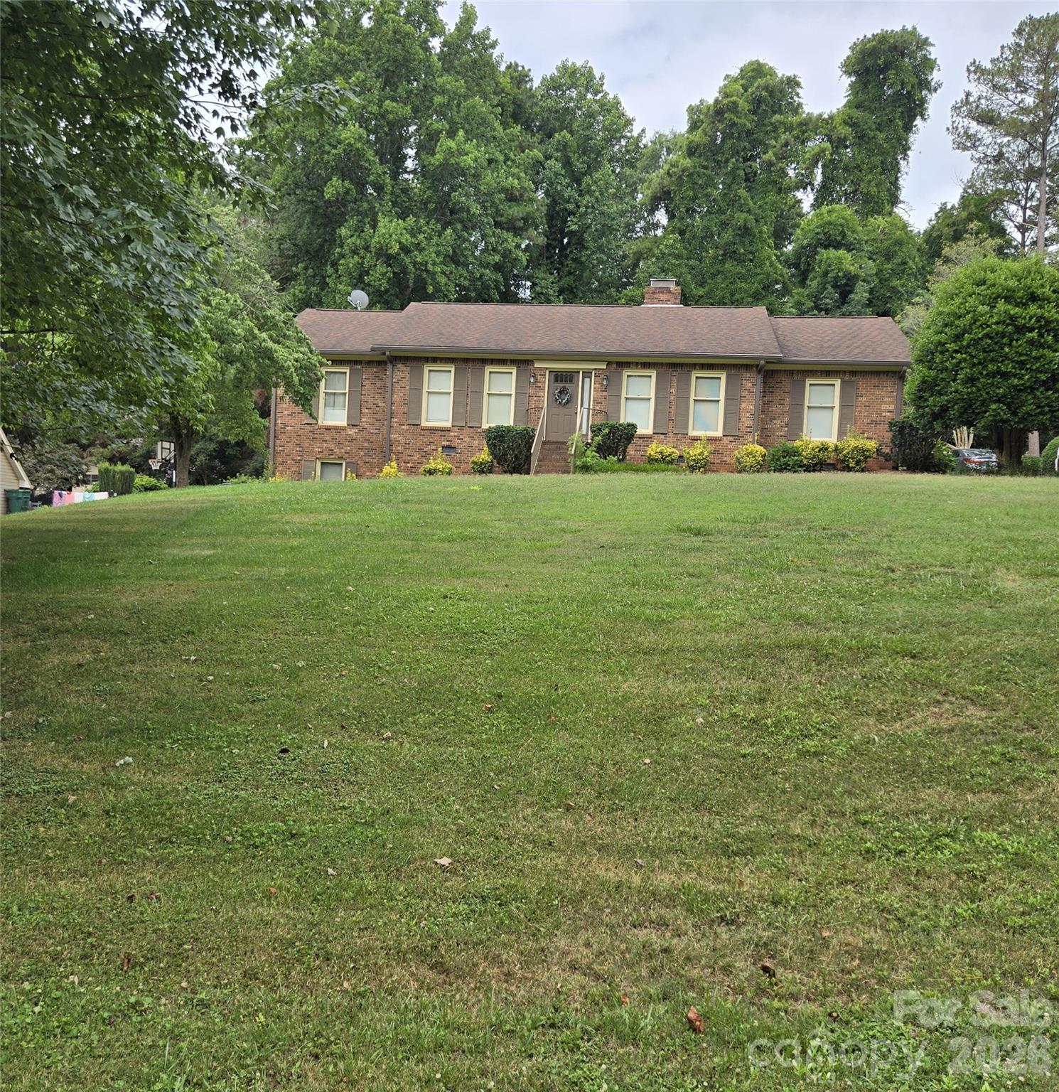 1671 Kensington Circle Property Photo 1